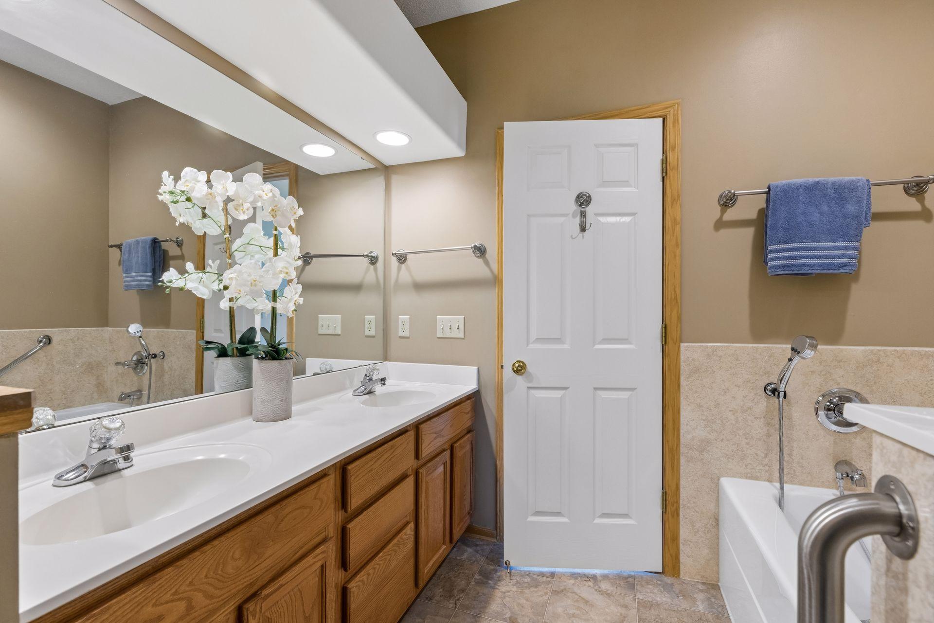 View of Residential at 2545 Prairie Oak Trail, Woodbury MN 55125, Woodbury (28 of 72) - Mike Wilen | Minnesota Team Real Estate