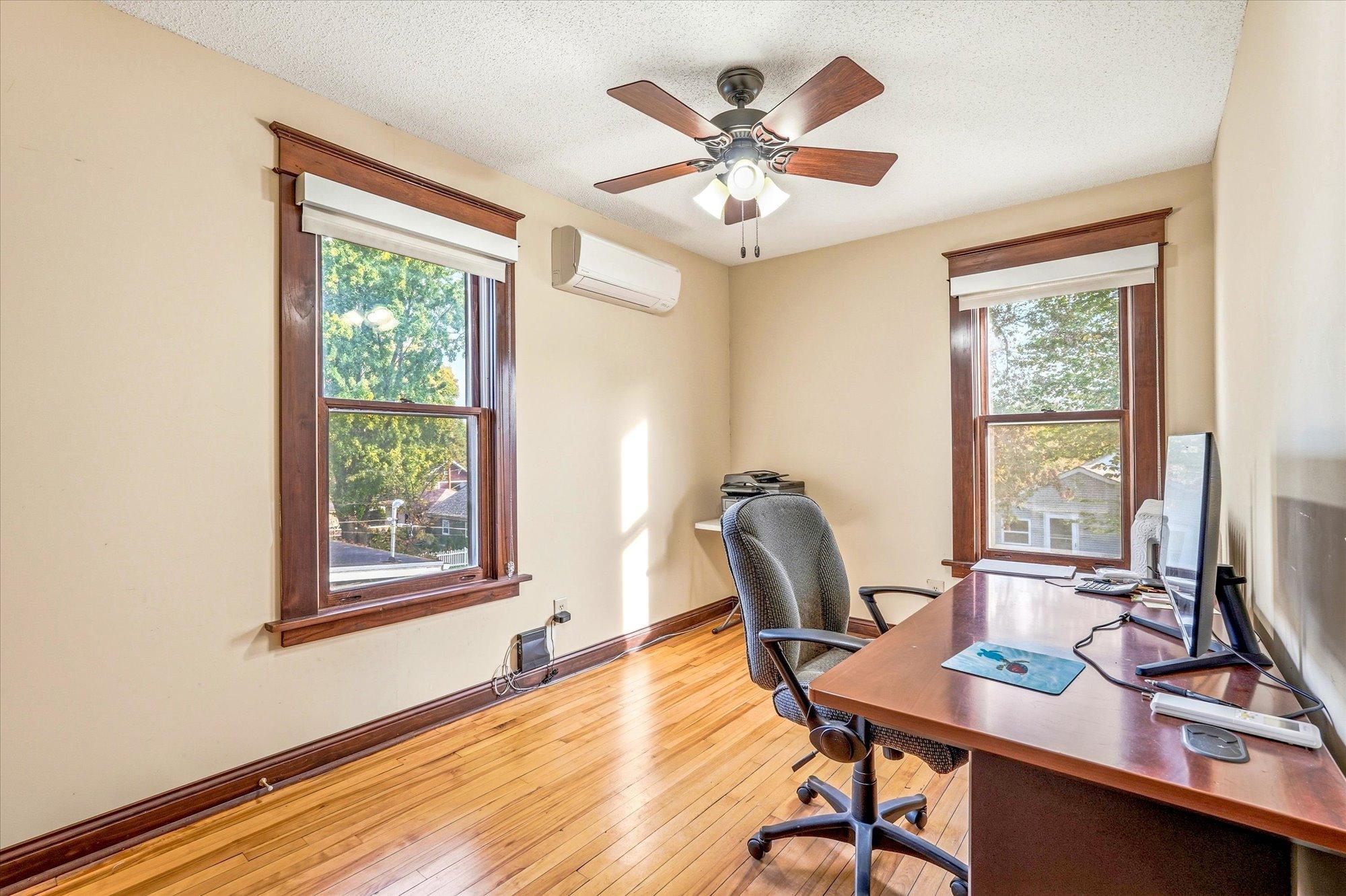 View of Residential at 2016 Laurel Avenue, Saint Paul MN 55104, Saint Paul (41 of 56) - Mike Wilen | Minnesota Team Real Estate