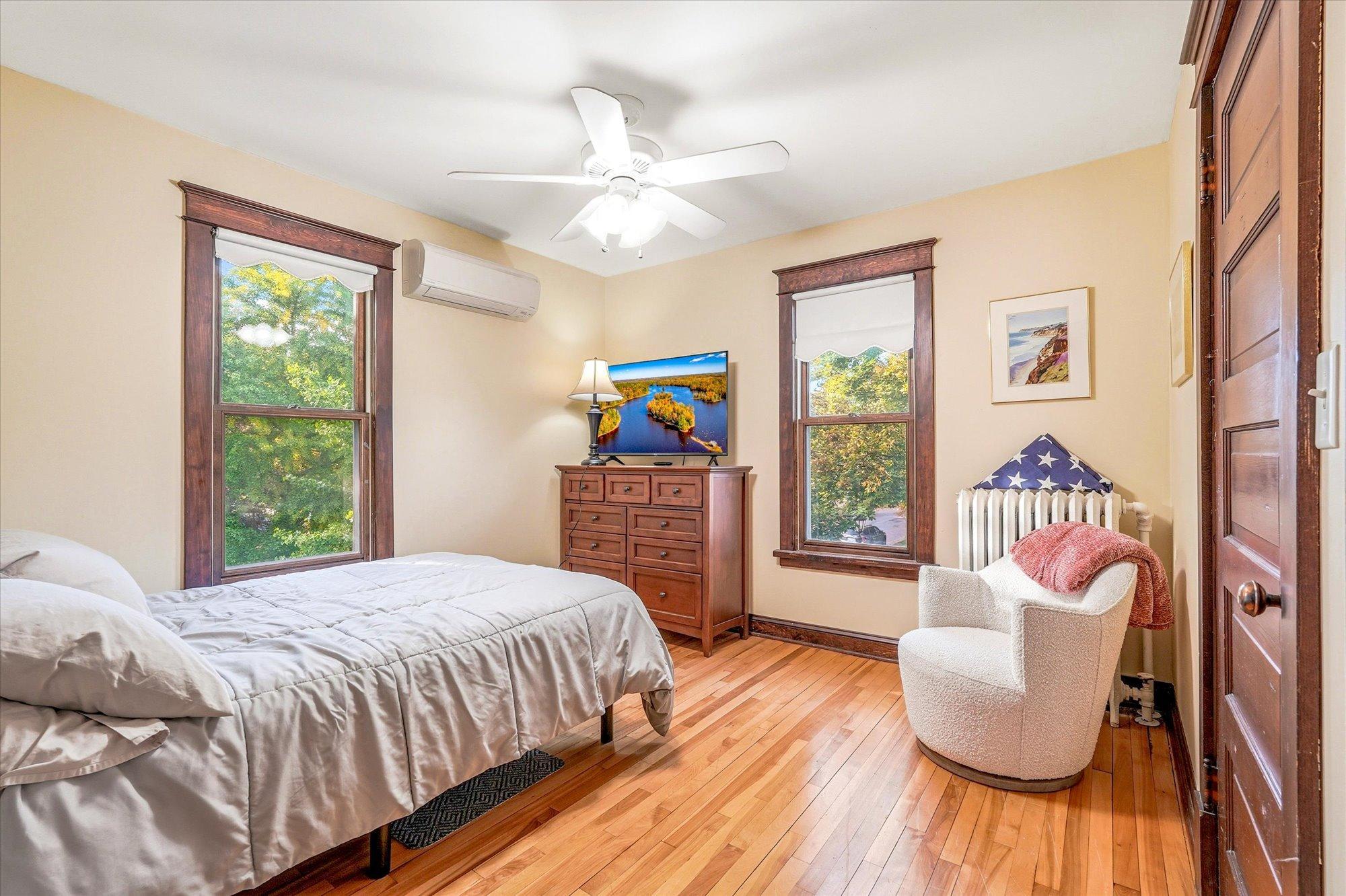 View of Residential at 2016 Laurel Avenue, Saint Paul MN 55104, Saint Paul (34 of 56) - Mike Wilen | Minnesota Team Real Estate