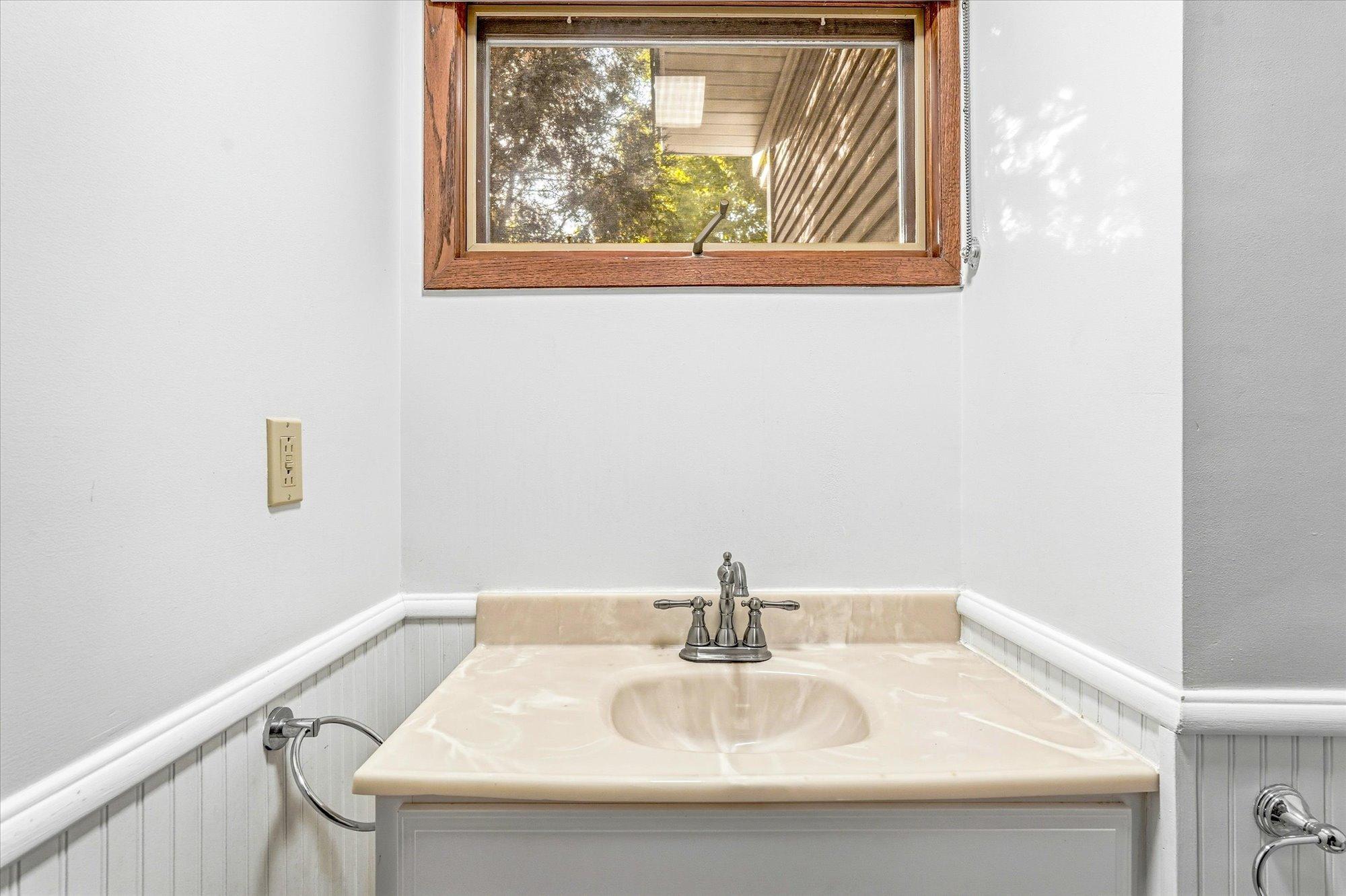 View of Residential at 2016 Laurel Avenue, Saint Paul MN 55104, Saint Paul (30 of 56) - Mike Wilen | Minnesota Team Real Estate