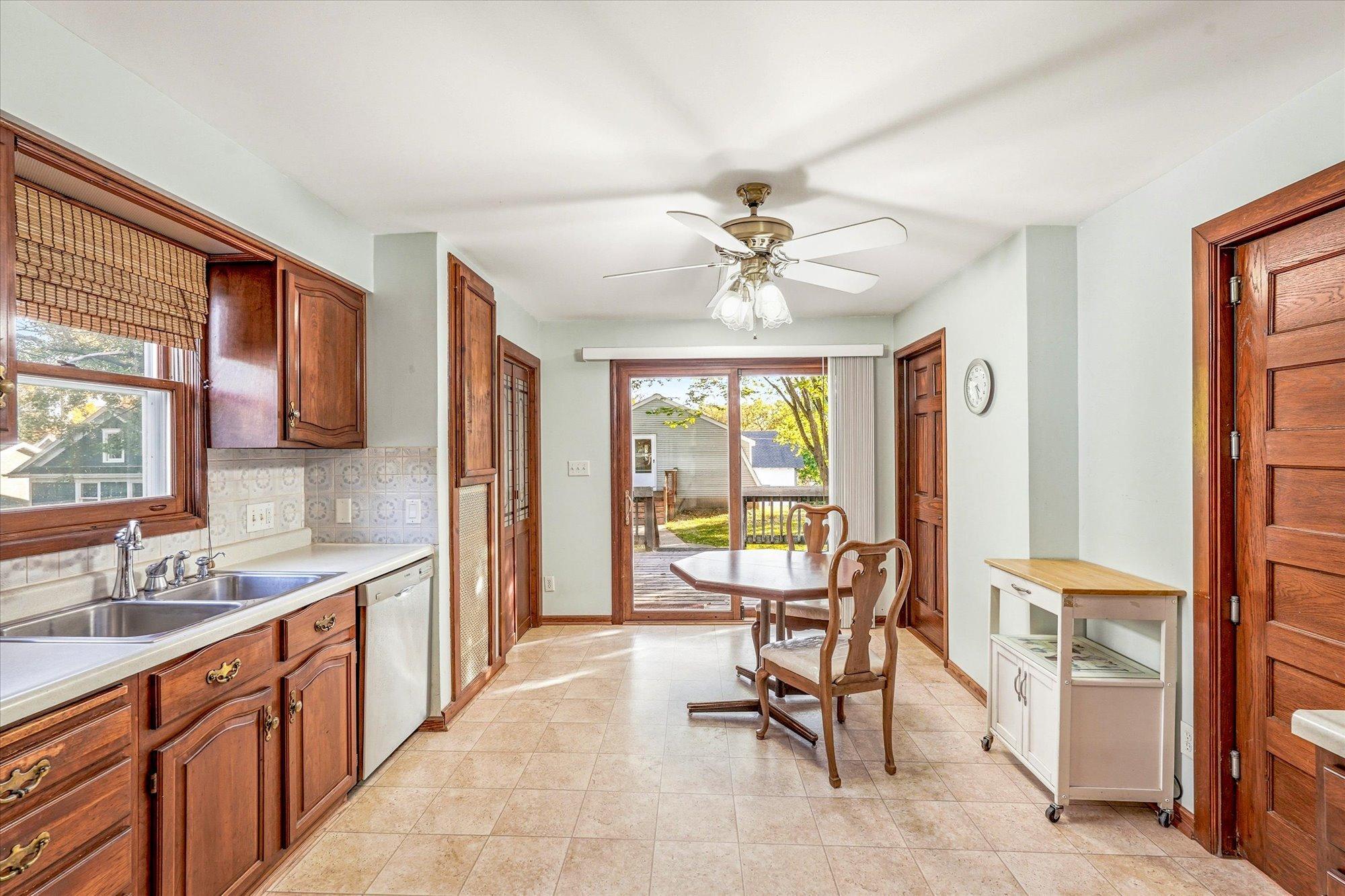 View of Residential at 2016 Laurel Avenue, Saint Paul MN 55104, Saint Paul (26 of 56) - Mike Wilen | Minnesota Team Real Estate