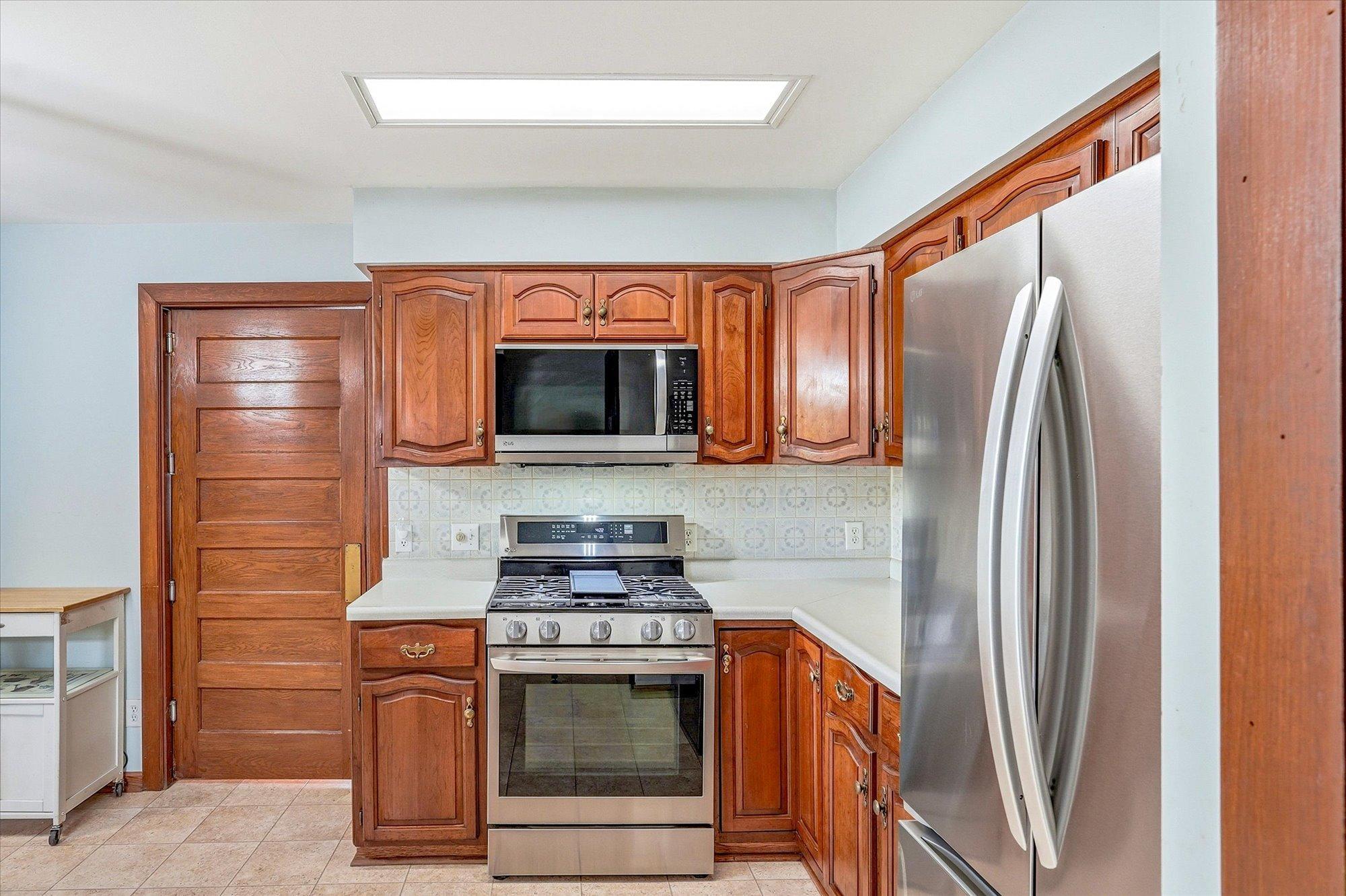 View of Residential at 2016 Laurel Avenue, Saint Paul MN 55104, Saint Paul (24 of 56) - Mike Wilen | Minnesota Team Real Estate