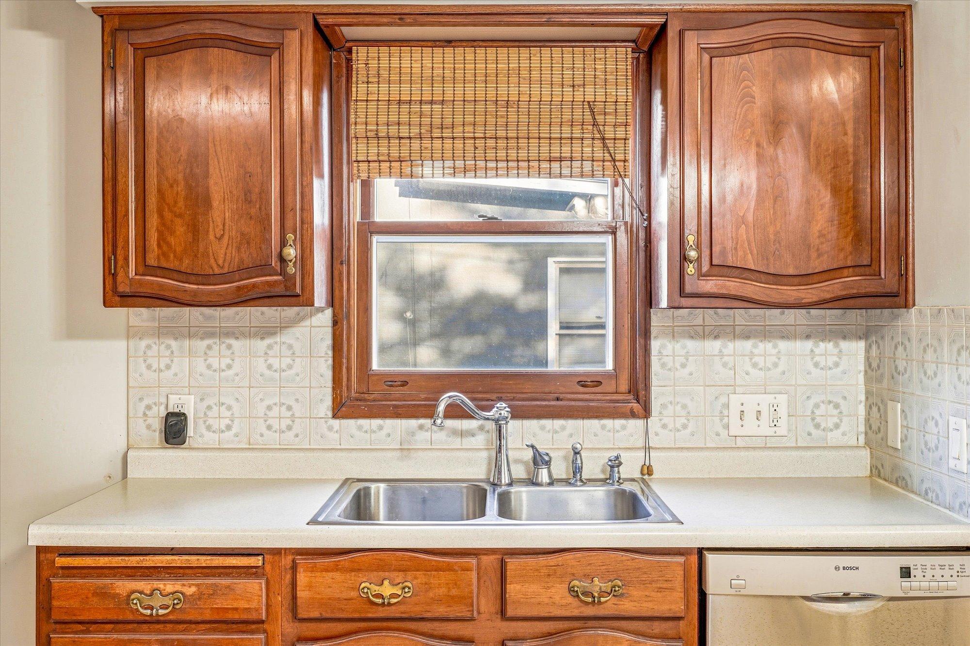 View of Residential at 2016 Laurel Avenue, Saint Paul MN 55104, Saint Paul (23 of 56) - Mike Wilen | Minnesota Team Real Estate