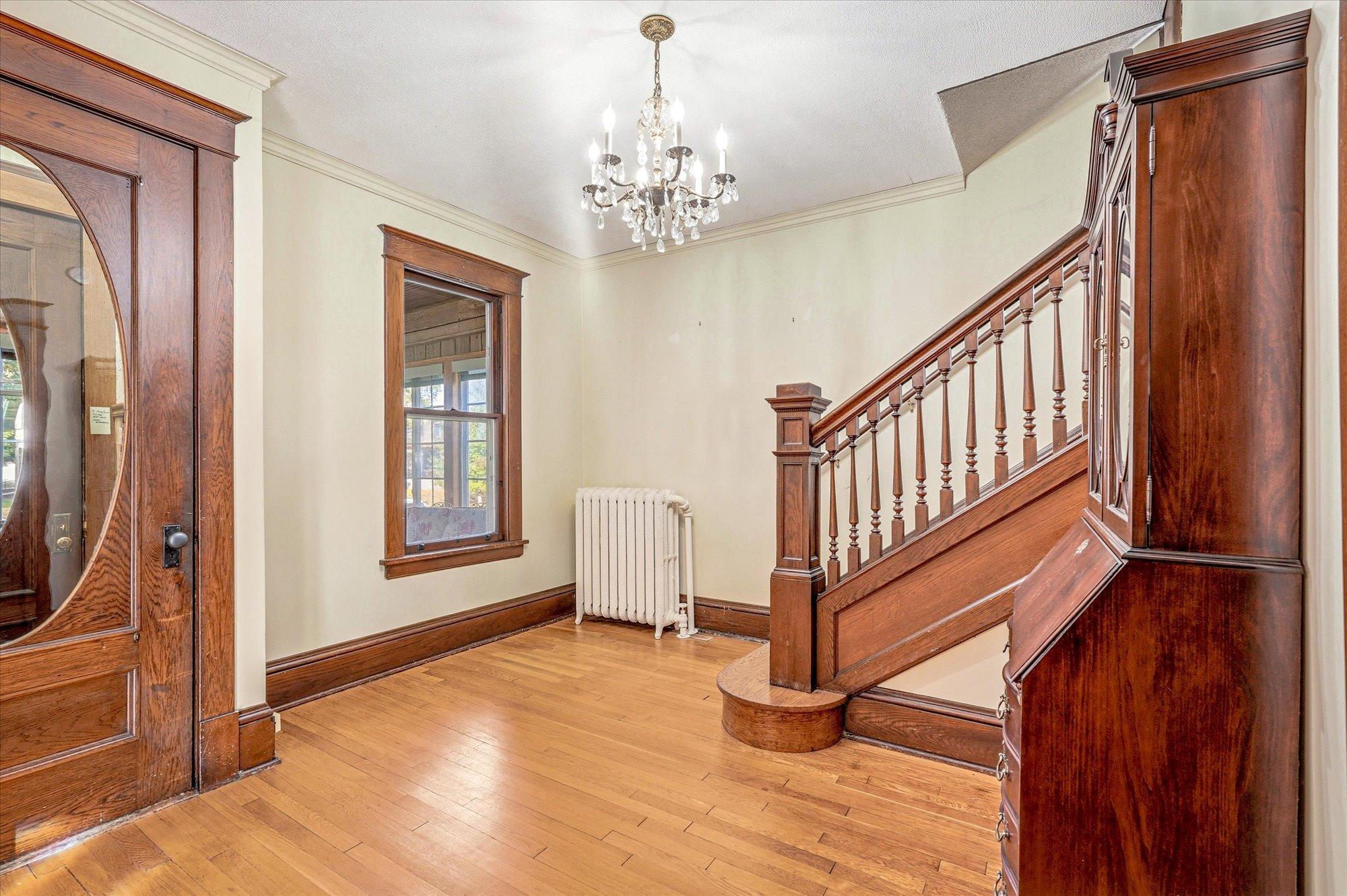 View of Residential at 2016 Laurel Avenue, Saint Paul MN 55104, Saint Paul (13 of 56) - Mike Wilen | Minnesota Team Real Estate
