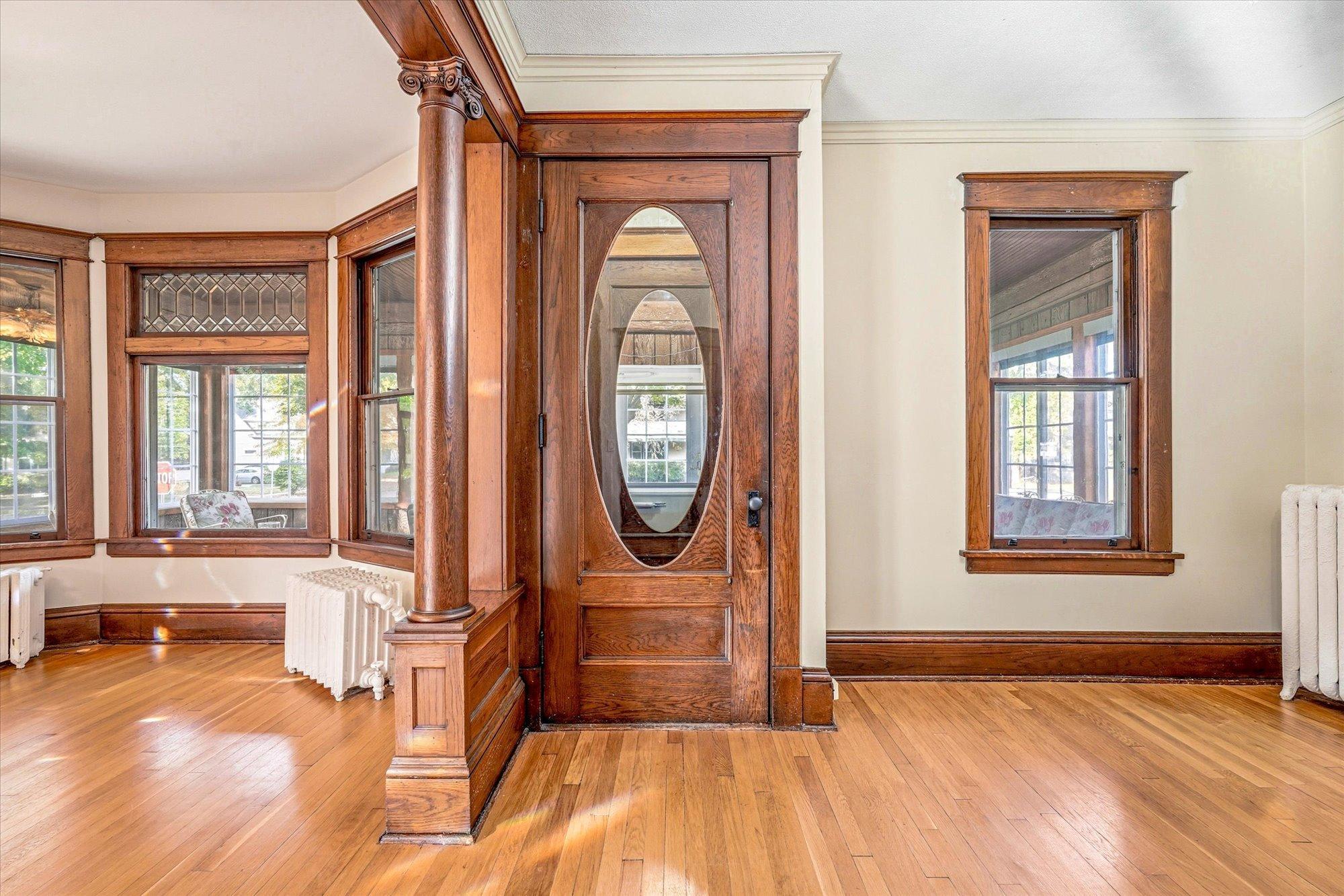 View of Residential at 2016 Laurel Avenue, Saint Paul MN 55104, Saint Paul (11 of 56) - Mike Wilen | Minnesota Team Real Estate