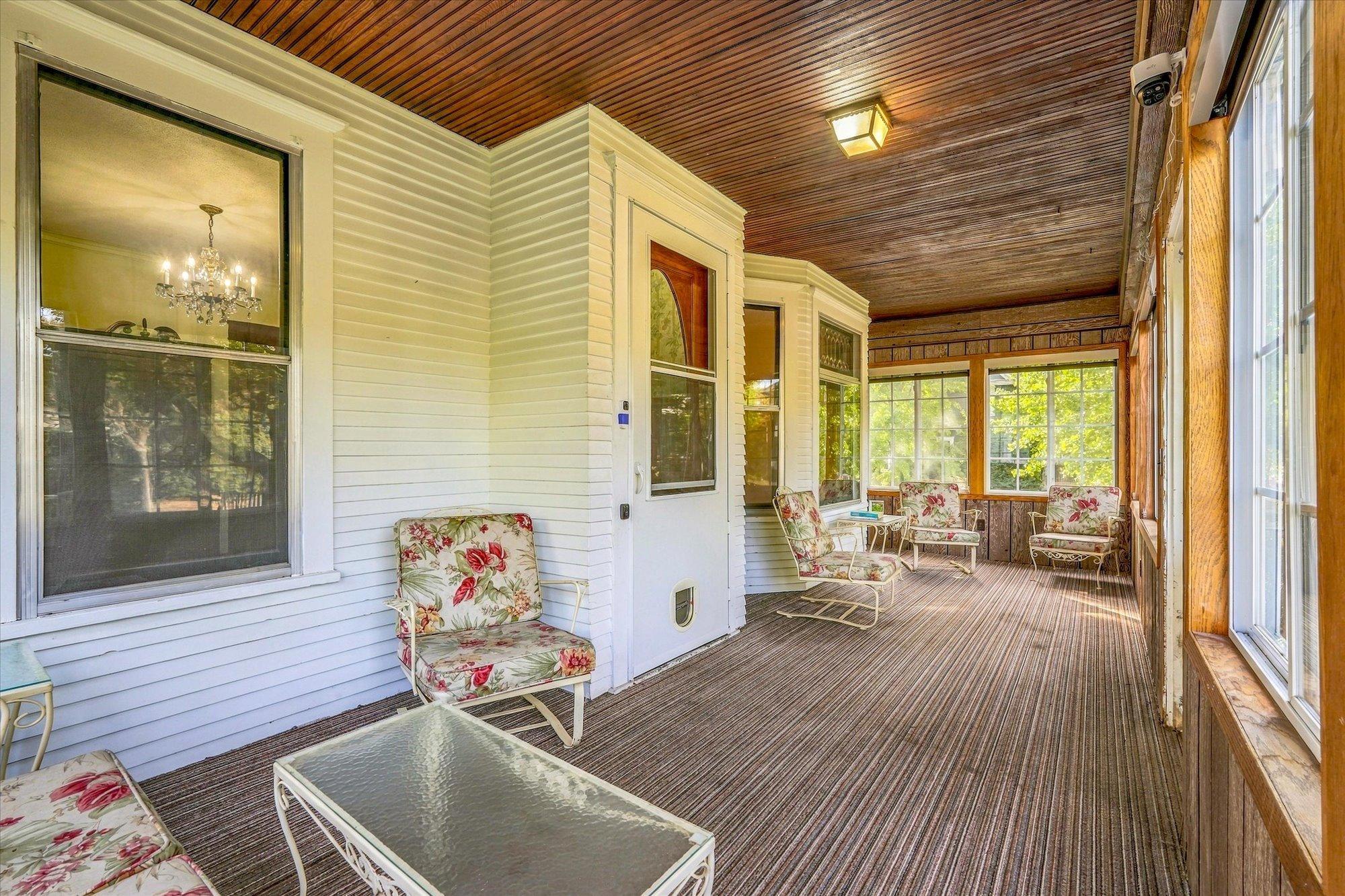 View of Residential at 2016 Laurel Avenue, Saint Paul MN 55104, Saint Paul (8 of 56) - Mike Wilen | Minnesota Team Real Estate