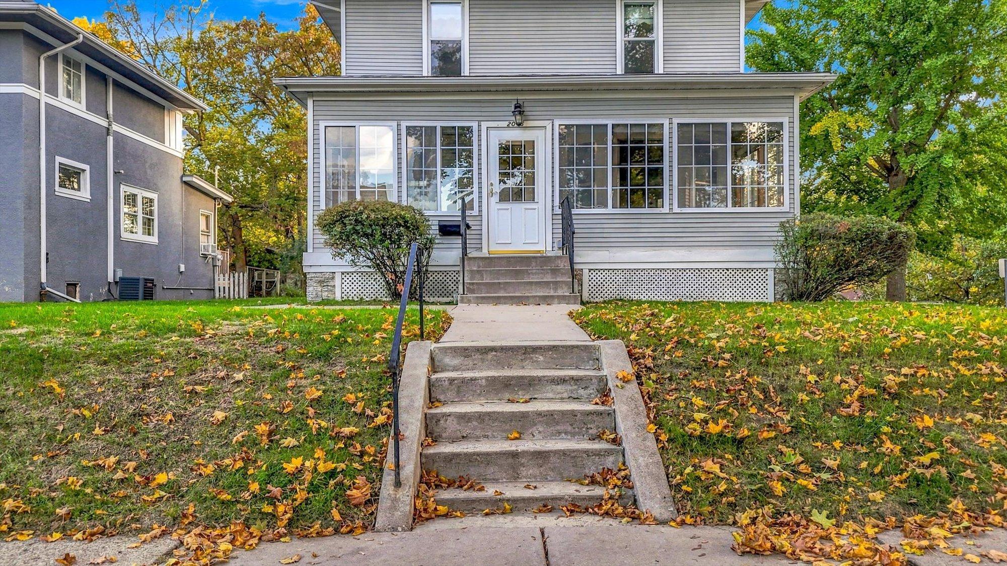 View of Residential at 2016 Laurel Avenue, Saint Paul MN 55104, Saint Paul (7 of 56) - Mike Wilen | Minnesota Team Real Estate