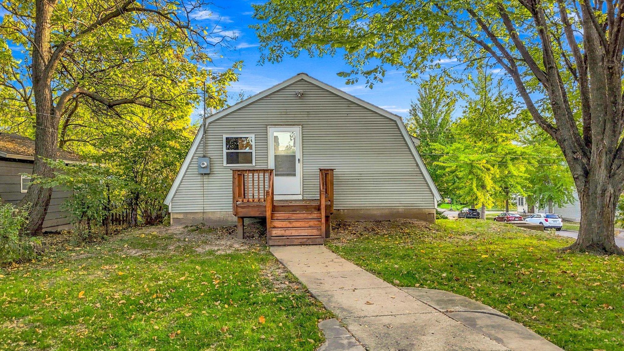 View of Residential at 2016 Laurel Avenue, Saint Paul MN 55104, Saint Paul (5 of 56) - Mike Wilen | Minnesota Team Real Estate