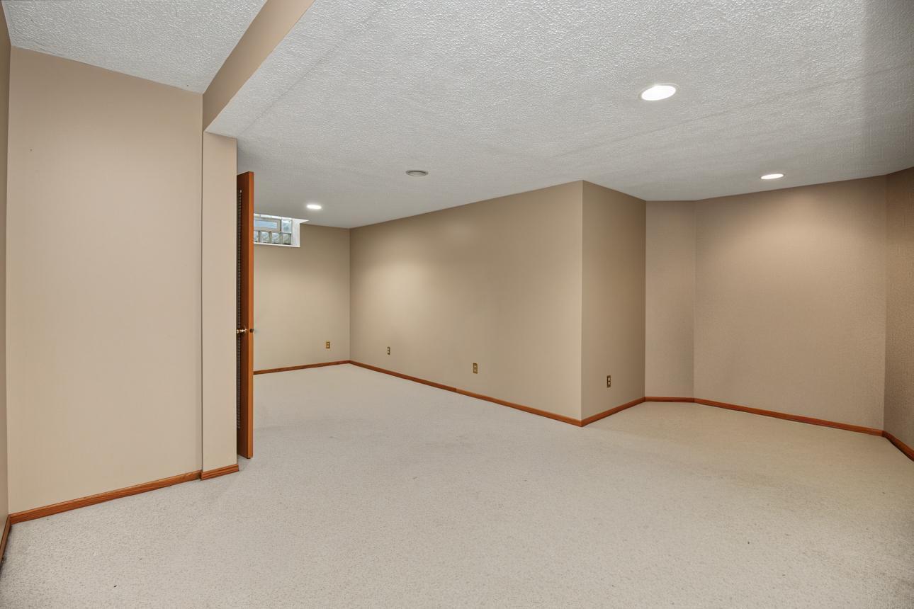 View of Residential at 698 Ocala Lane, Mendota Heights MN 55120, Mendota Heights (35 of 48) - Mike Wilen | Minnesota Team Real Estate