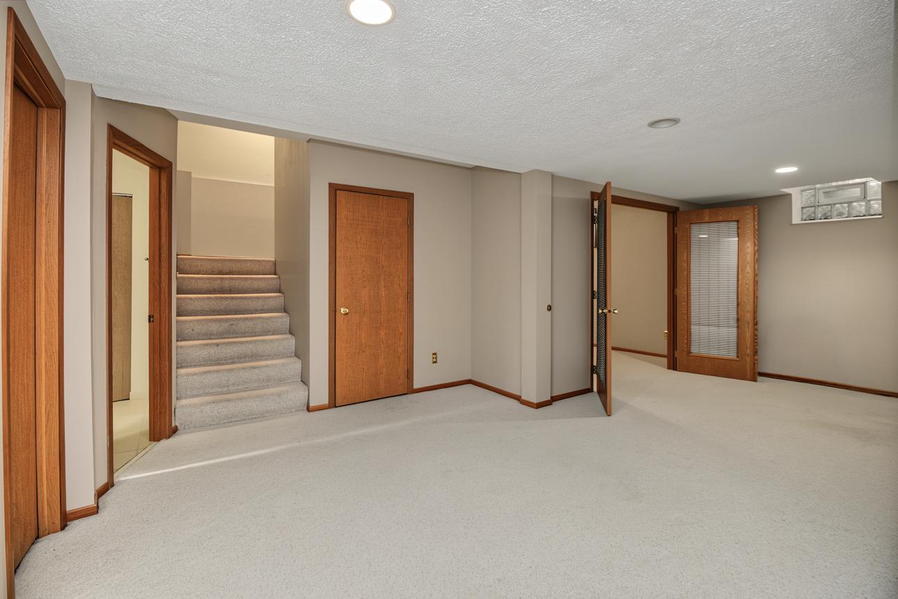 View of Residential at 698 Ocala Lane, Mendota Heights MN 55120, Mendota Heights (33 of 48) - Mike Wilen | Minnesota Team Real Estate