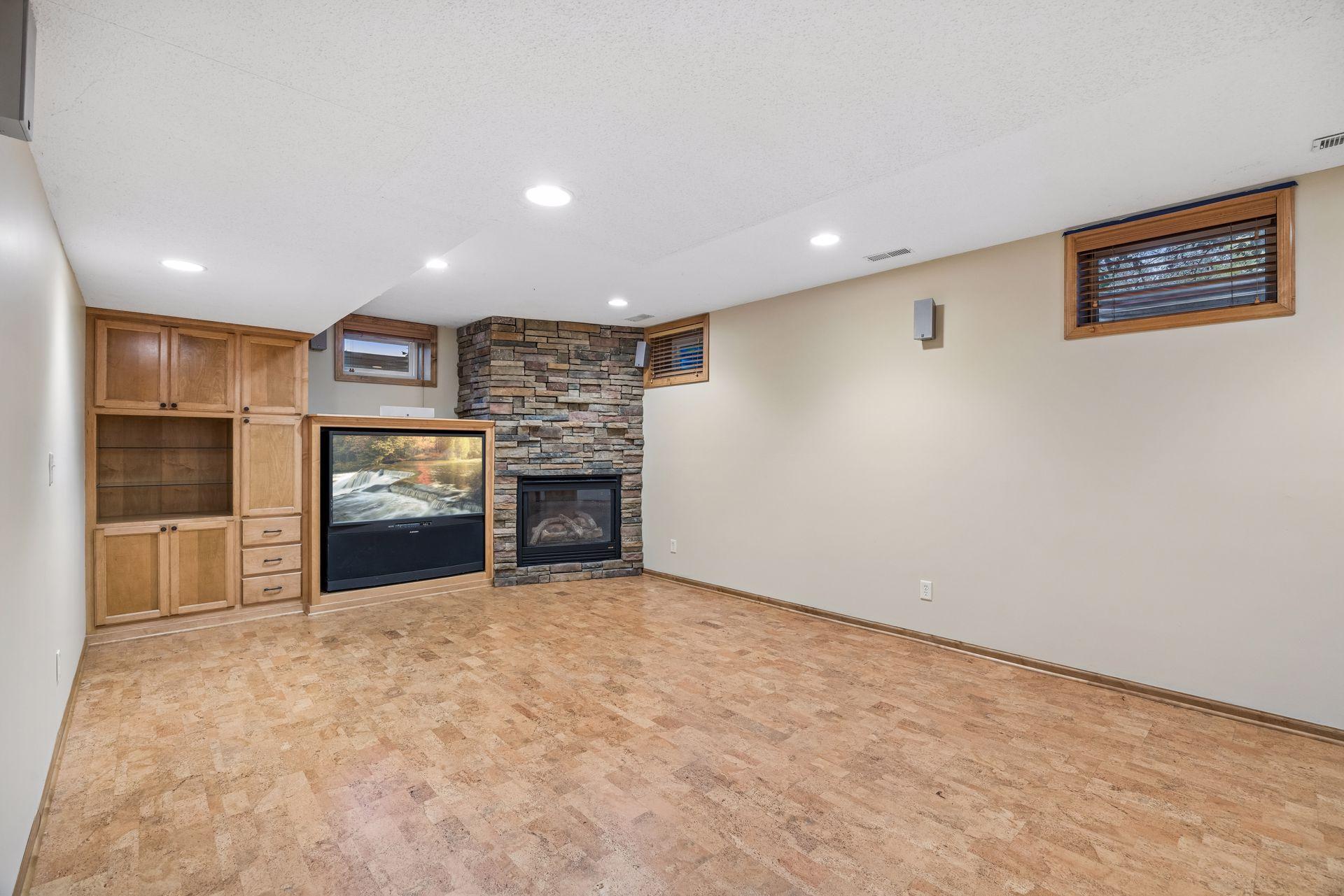 View of Residential at 21 Raven Road, North Oaks MN 55127, North Oaks (56 of 84) - Mike Wilen | Minnesota Team Real Estate