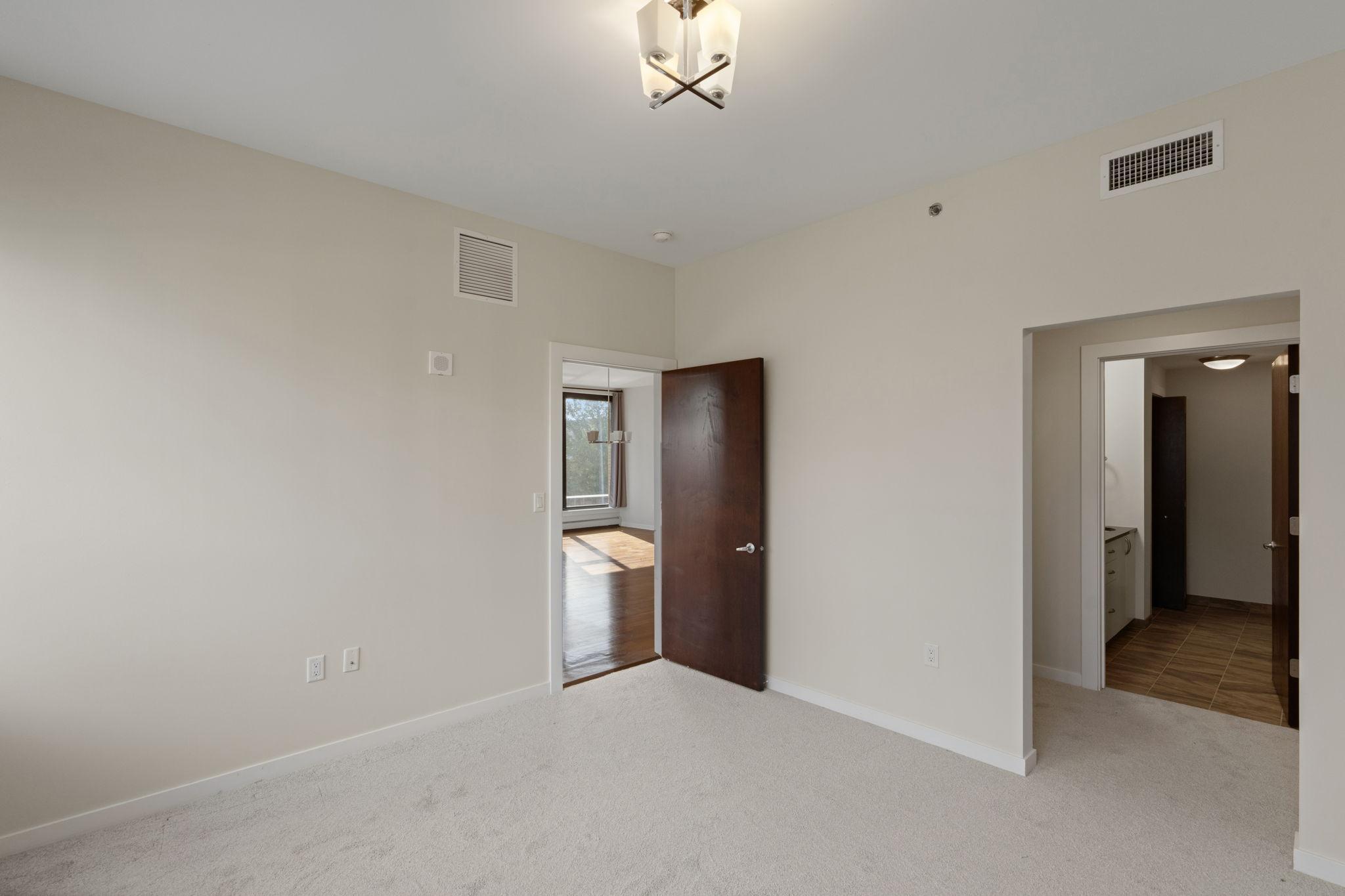 View of Residential at 1120 2nd Street #201, Minneapolis MN 55415, Minneapolis (15 of 50) - Mike Wilen | Minnesota Team Real Estate