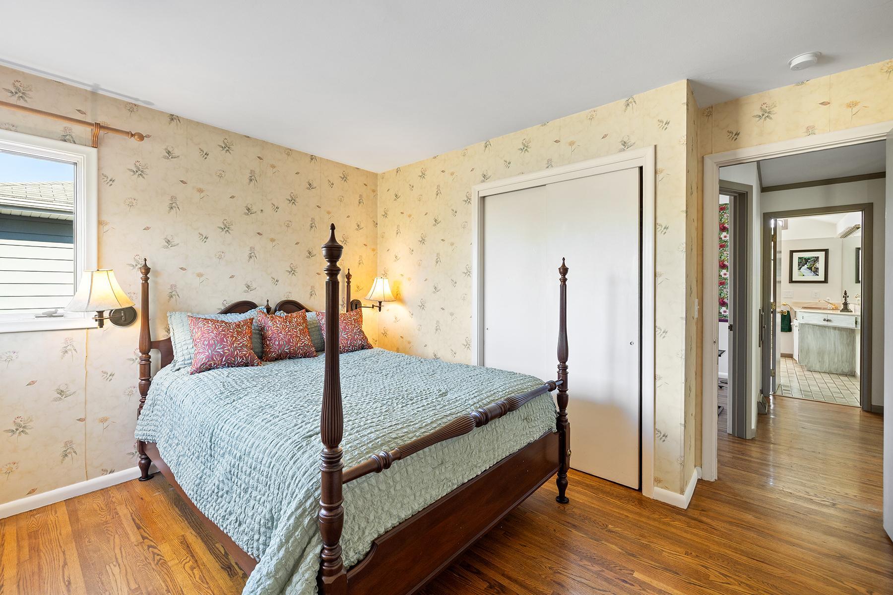 View of Residential at 9021 Club Road, Saint Louis Park MN 55426, Saint Louis Park (21 of 34) - Mike Wilen | Minnesota Team Real Estate