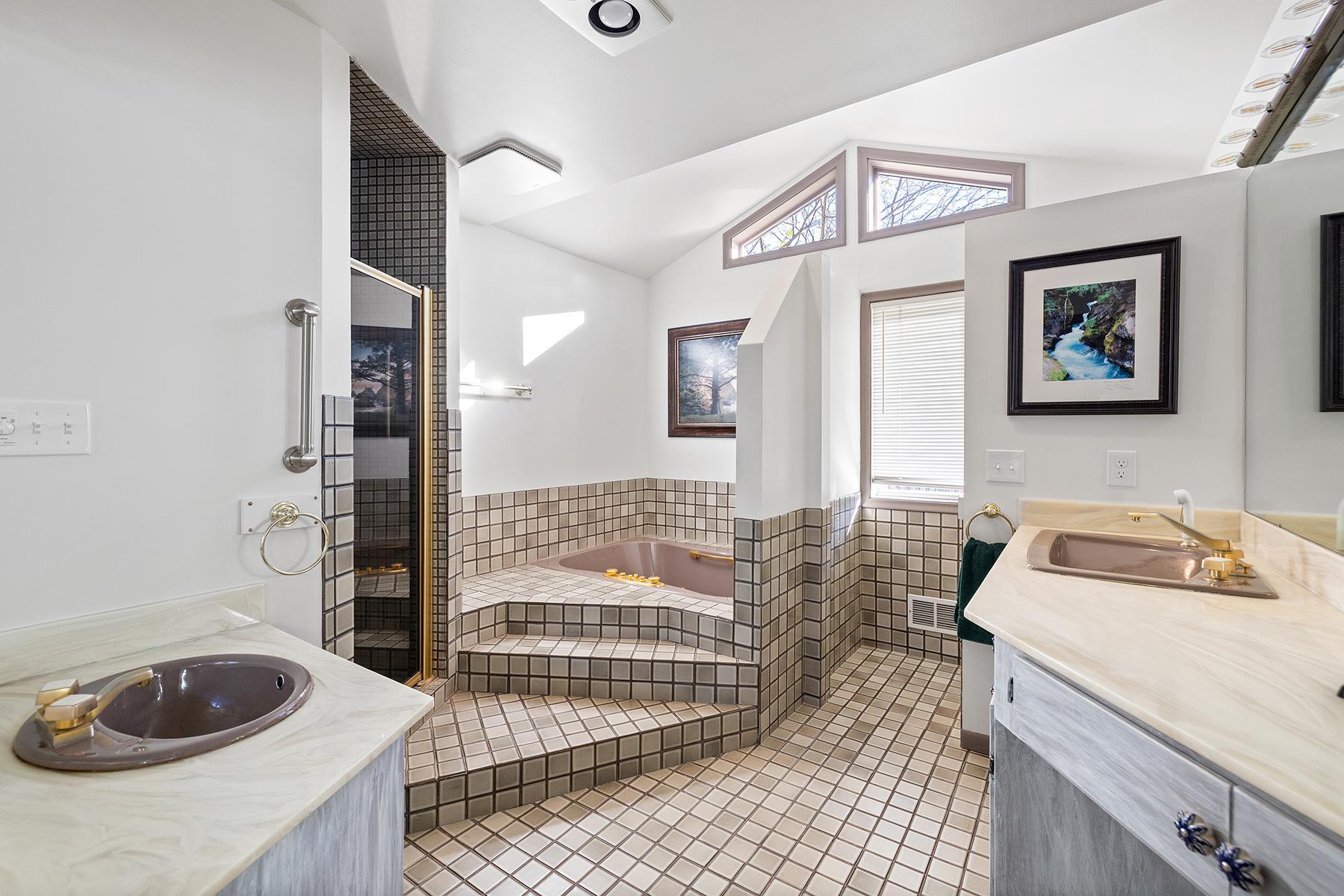 View of Residential at 9021 Club Road, Saint Louis Park MN 55426, Saint Louis Park (23 of 34) - Mike Wilen | Minnesota Team Real Estate
