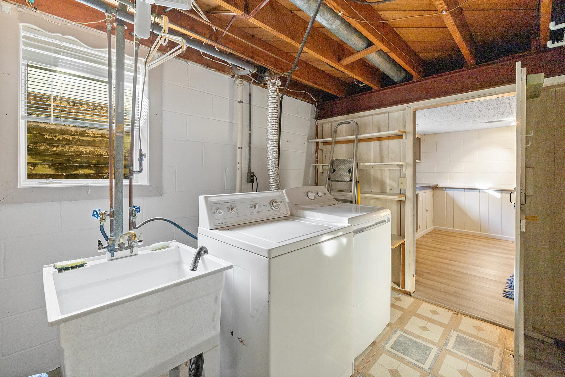View of Residential at 9021 Club Road, Saint Louis Park MN 55426, Saint Louis Park (32 of 34) - Mike Wilen | Minnesota Team Real Estate