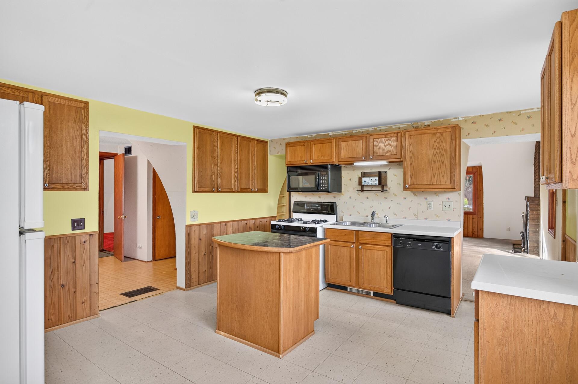 View of Residential at 1046 Felix Street, West Saint Paul MN 55118, West Saint Paul (20 of 35) - Mike Wilen | Minnesota Team Real Estate