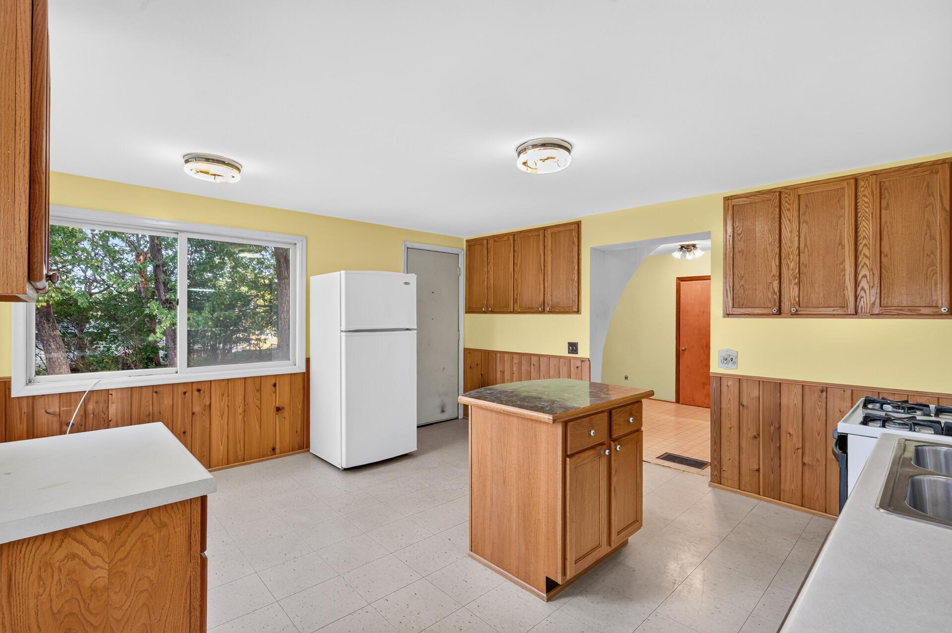 View of Residential at 1046 Felix Street, West Saint Paul MN 55118, West Saint Paul (19 of 35) - Mike Wilen | Minnesota Team Real Estate