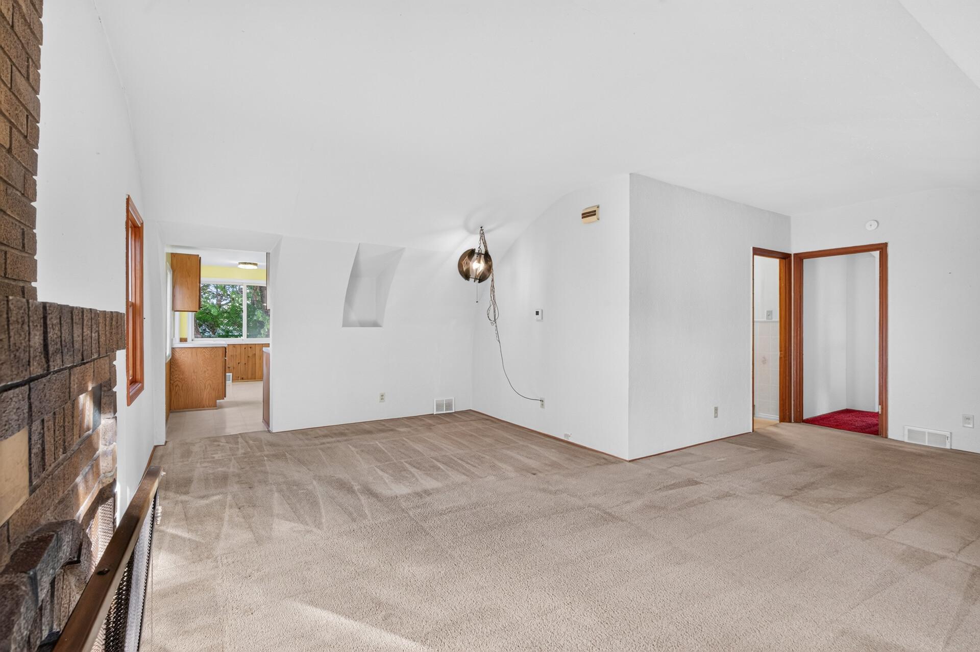 View of Residential at 1046 Felix Street, West Saint Paul MN 55118, West Saint Paul (14 of 35) - Mike Wilen | Minnesota Team Real Estate