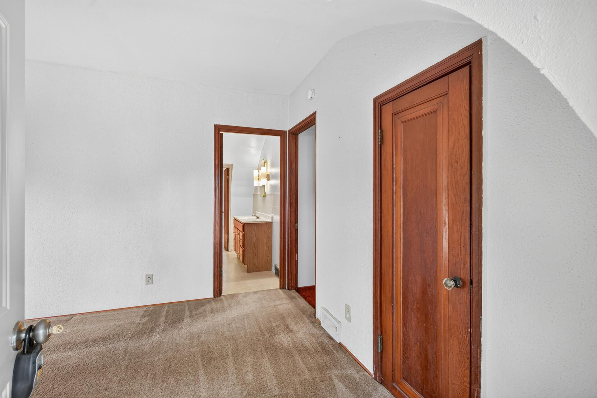 View of Residential at 1046 Felix Street, West Saint Paul MN 55118, West Saint Paul (12 of 35) - Mike Wilen | Minnesota Team Real Estate