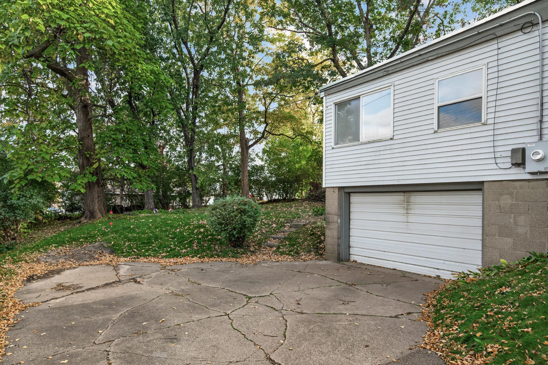 View of Residential at 1046 Felix Street, West Saint Paul MN 55118, West Saint Paul (29 of 35) - Mike Wilen | Minnesota Team Real Estate