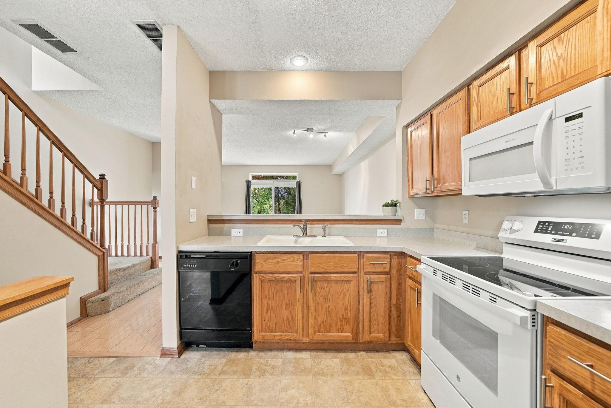 View of Residential at 11679 Langford Circle, Burnsville MN 55337, Burnsville (10 of 57) - Mike Wilen | Minnesota Team Real Estate