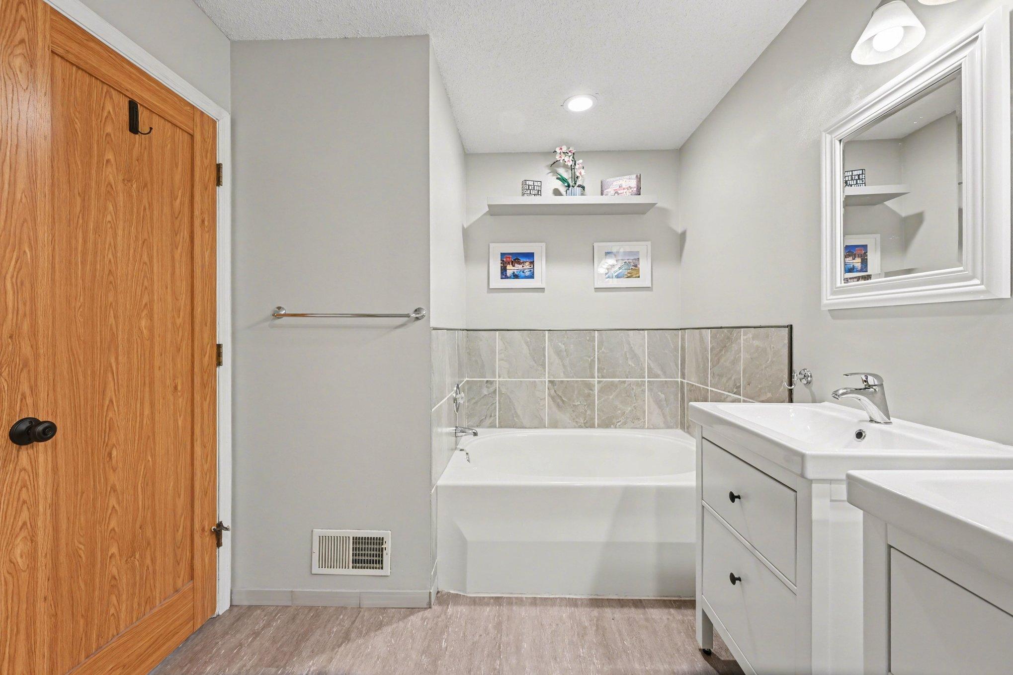 View of Residential at 6819 Romeo Road, Woodbury MN 55125, Woodbury (17 of 26) - Mike Wilen | Minnesota Team Real Estate
