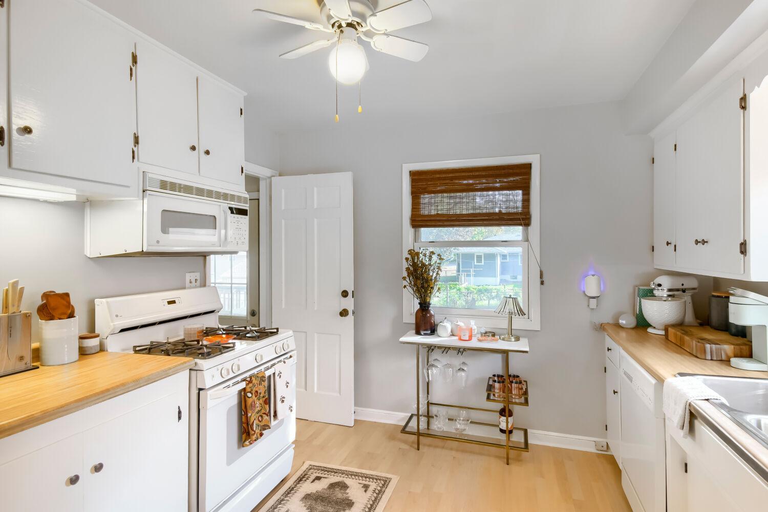 View of Residential at 2213 Jersey Avenue, Saint Louis Park MN 55426, Saint Louis Park (16 of 35) - Mike Wilen | Minnesota Team Real Estate