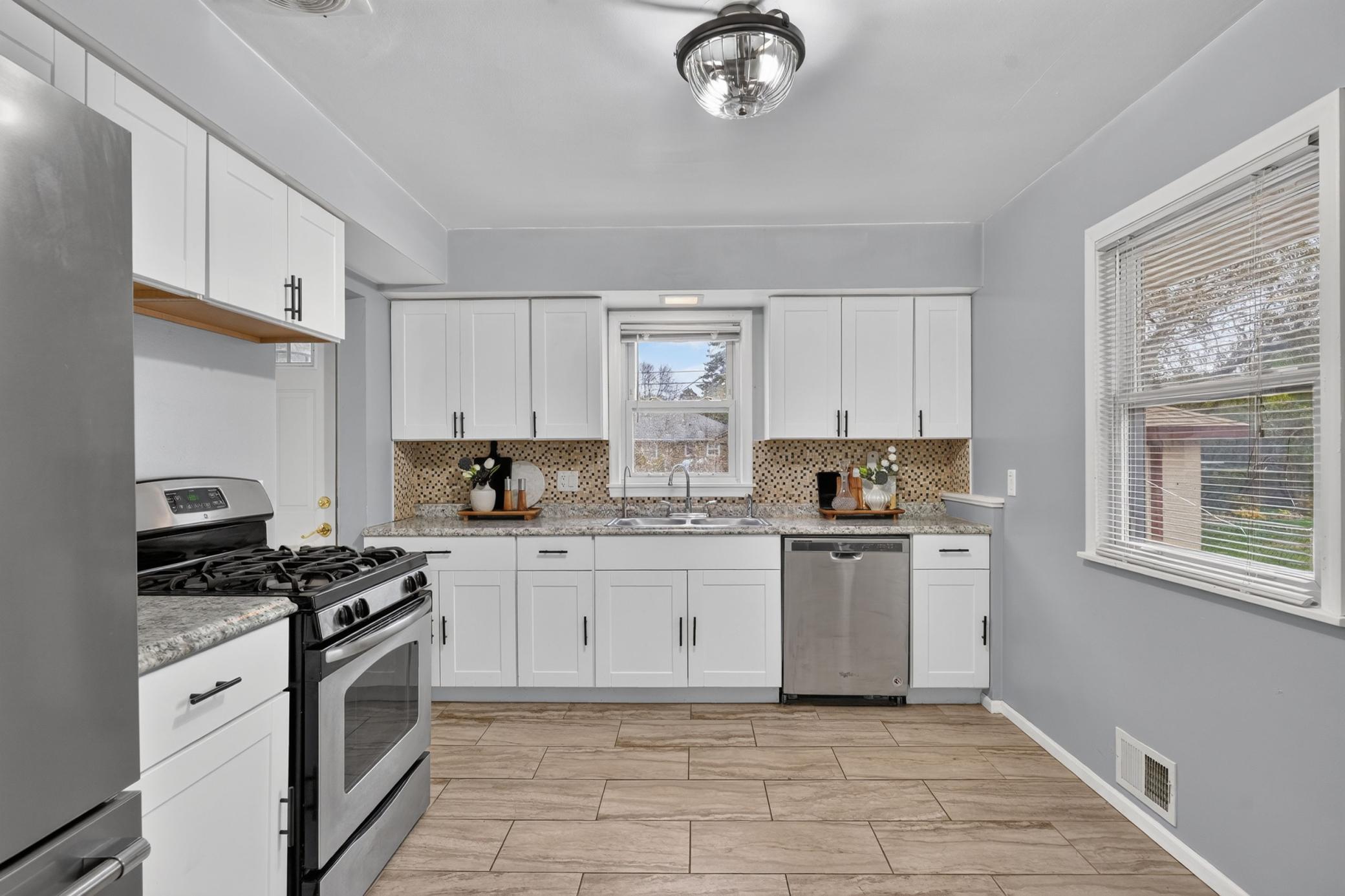 View of Residential at 5730 Fremont Avenue, Brooklyn Center MN 55430, Brooklyn Center (9 of 50) - Mike Wilen | Minnesota Team Real Estate