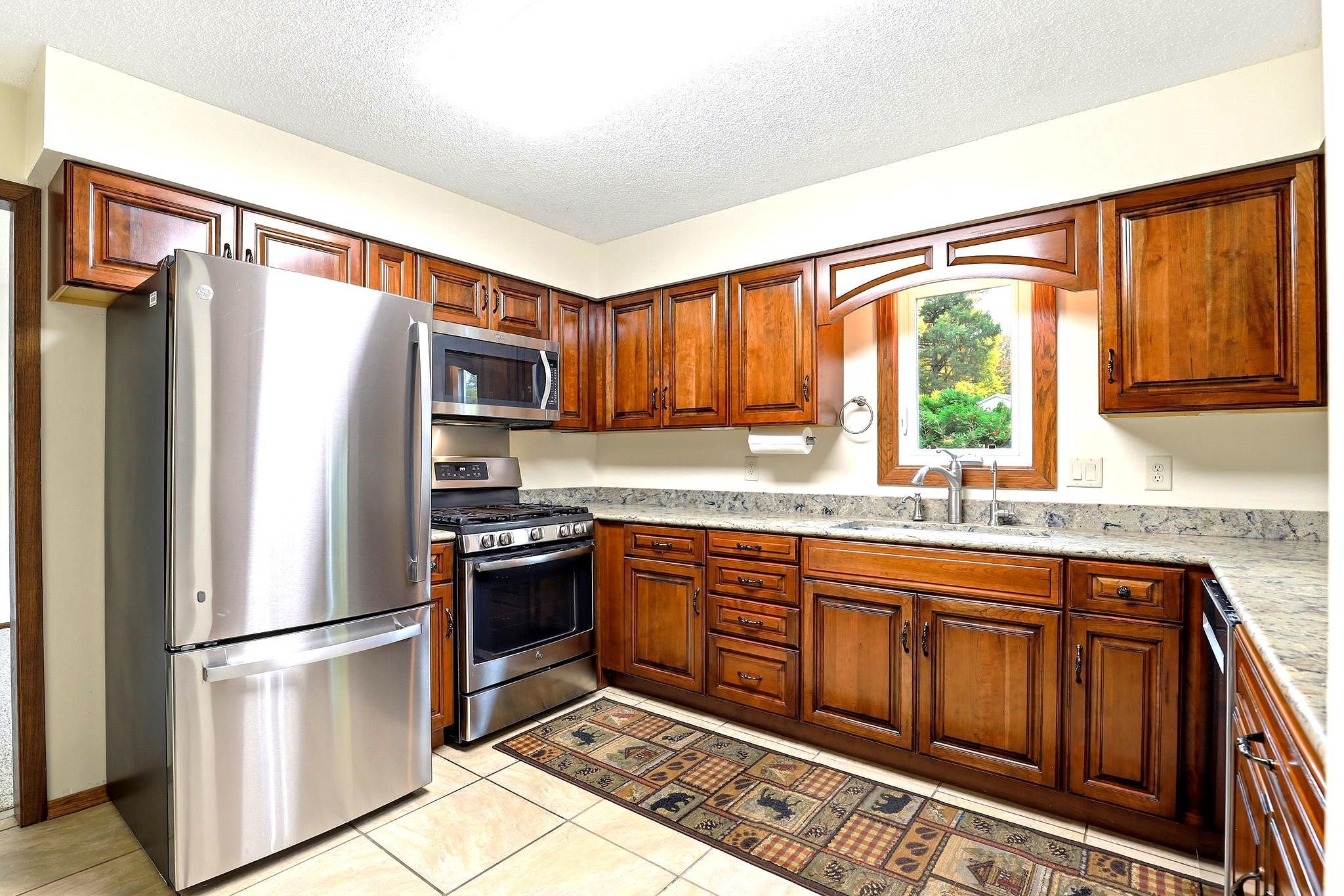 View of Residential at 7100 Ivystone Avenue, Cottage Grove MN 55016, Cottage Grove (19 of 51) - Mike Wilen | Minnesota Team Real Estate