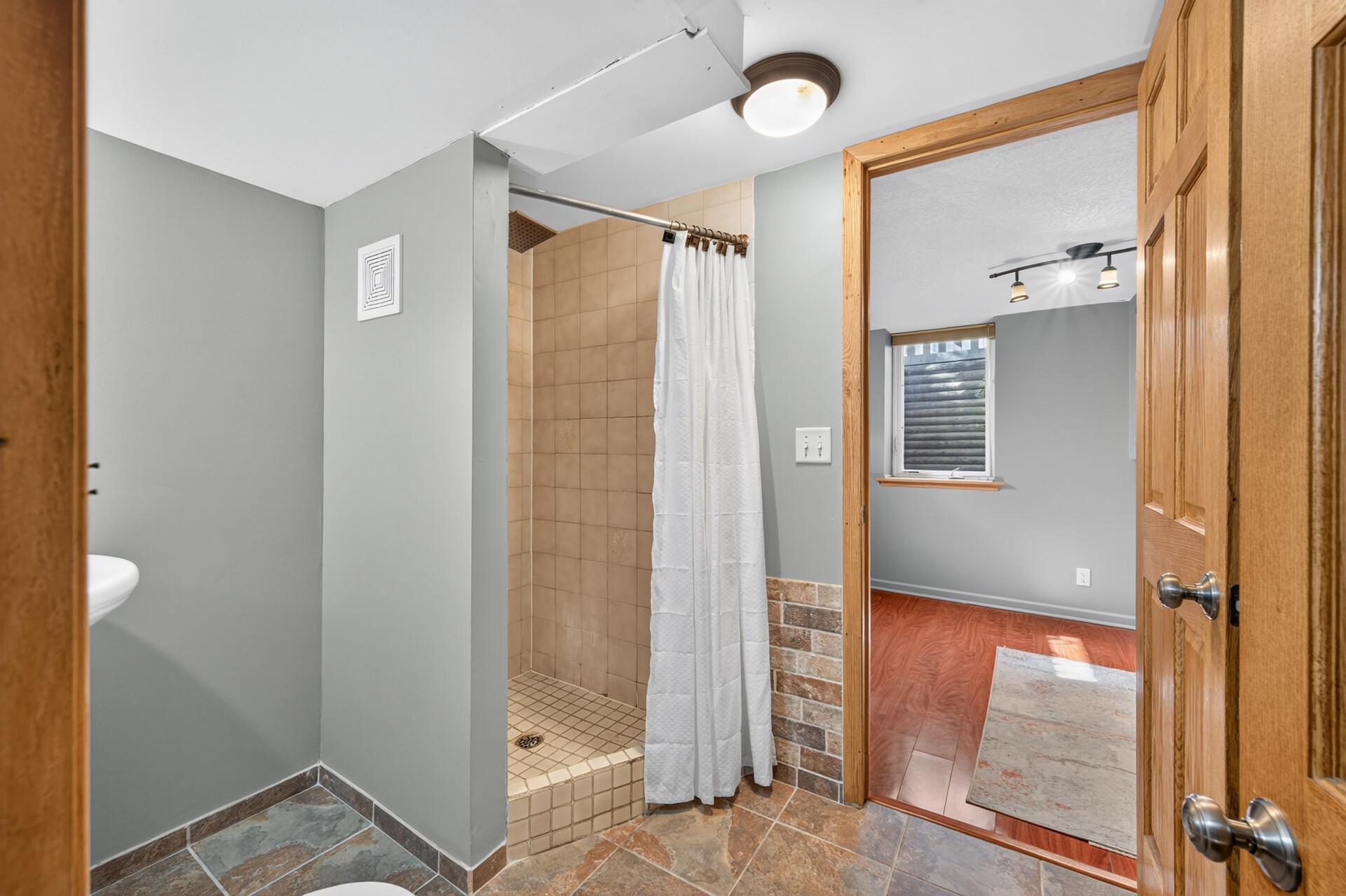 View of Residential at 3346 Cleveland Street, Minneapolis MN 55418, Minneapolis (25 of 36) - Mike Wilen | Minnesota Team Real Estate