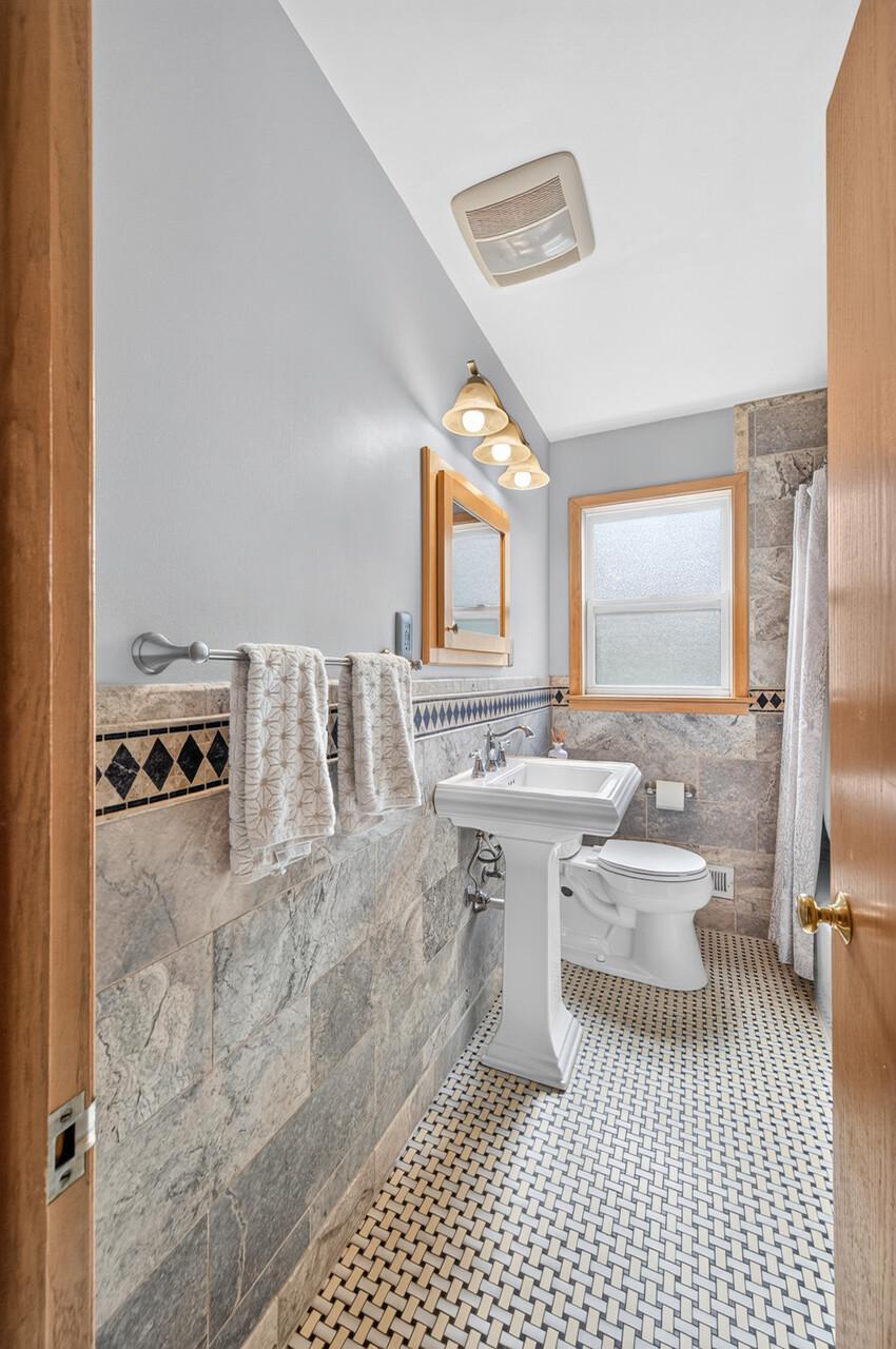 View of Residential at 3346 Cleveland Street, Minneapolis MN 55418, Minneapolis (13 of 36) - Mike Wilen | Minnesota Team Real Estate