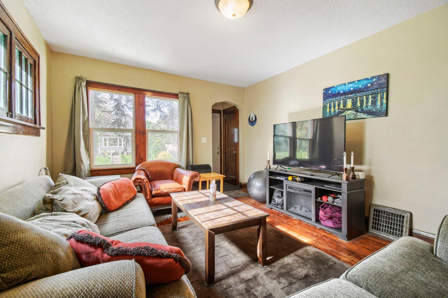 View of Residential at 3350 Vincent Avenue, Minneapolis MN 55412, Minneapolis (5 of 21) - Mike Wilen | Minnesota Team Real Estate