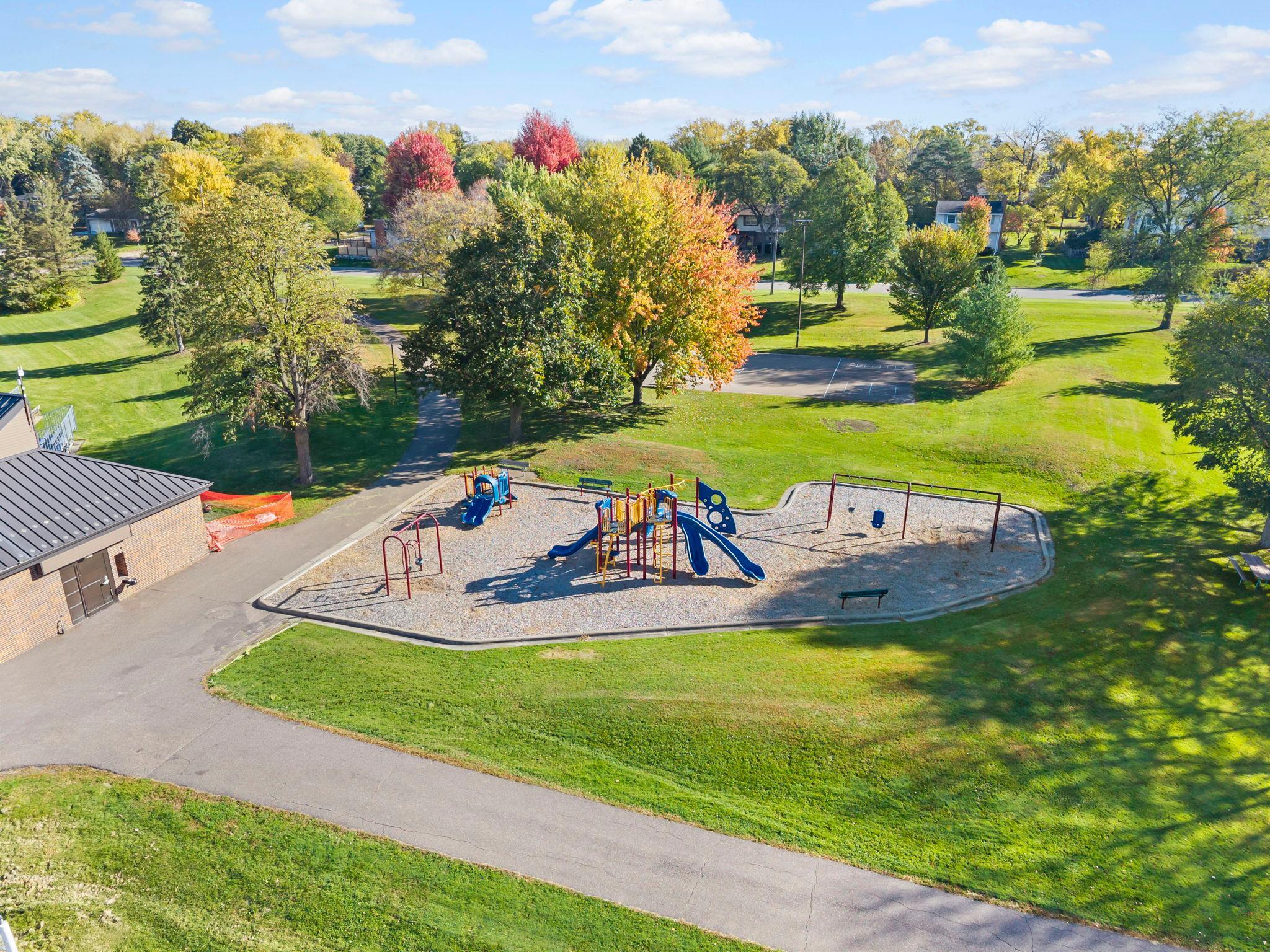 View of Residential at 2360 Decatur Avenue, Golden Valley MN 55427, Golden Valley (27 of 29) - Mike Wilen | Minnesota Team Real Estate