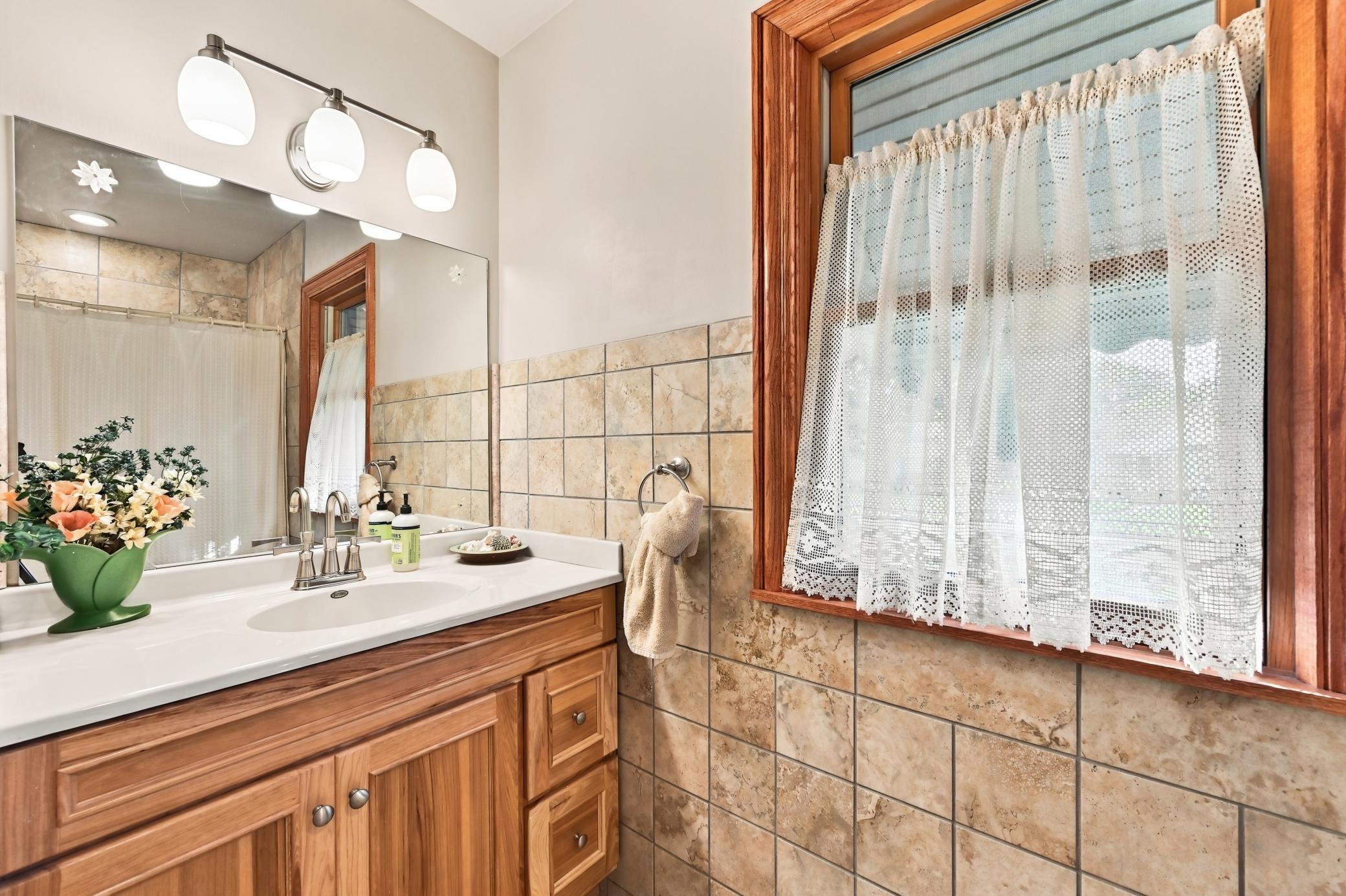 View of Residential at 823 Cottage Avenue, Saint Paul MN 55117, Saint Paul (38 of 67) - Mike Wilen | Minnesota Team Real Estate
