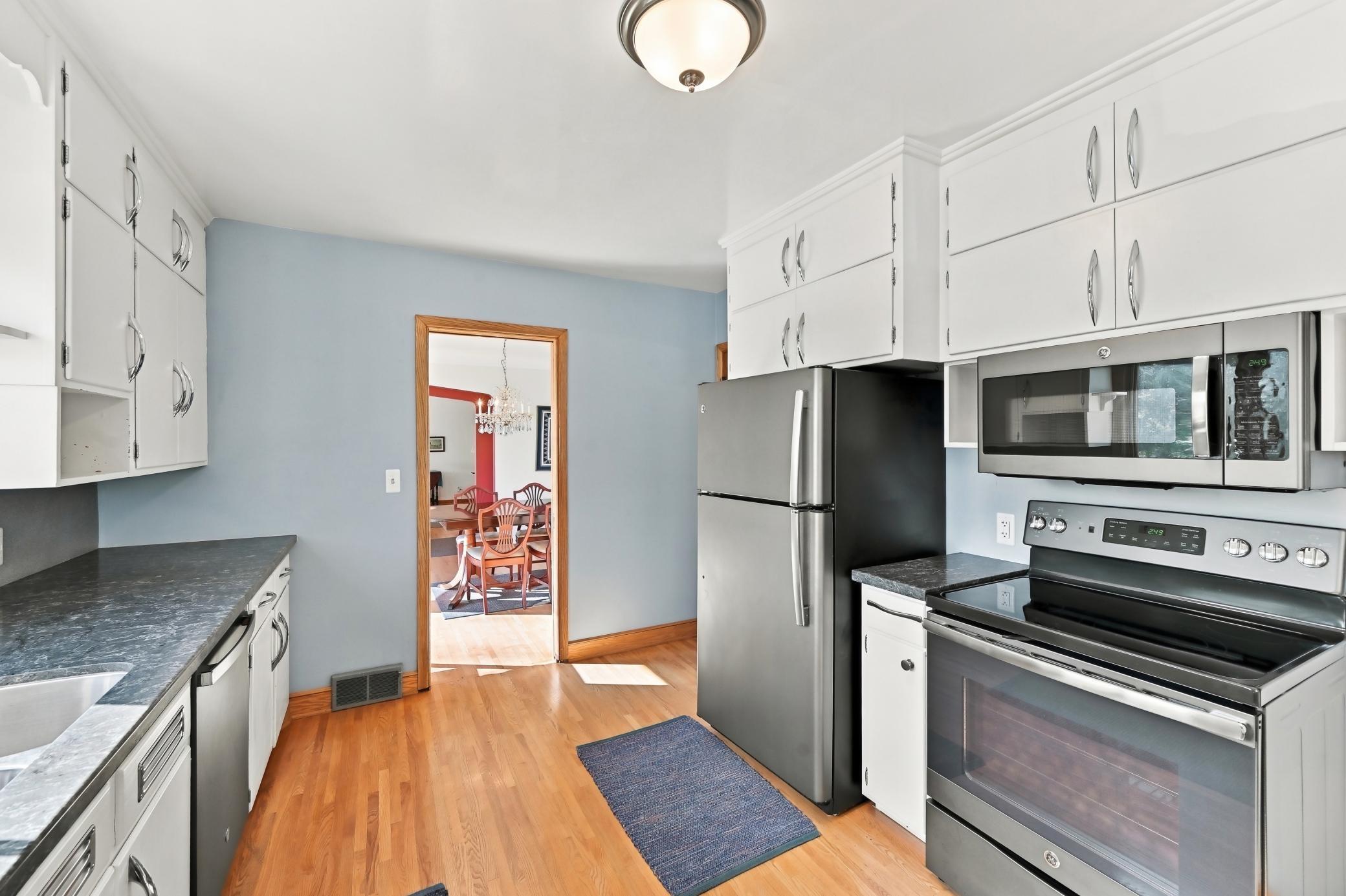 View of Residential at 823 Cottage Avenue, Saint Paul MN 55117, Saint Paul (29 of 67) - Mike Wilen | Minnesota Team Real Estate