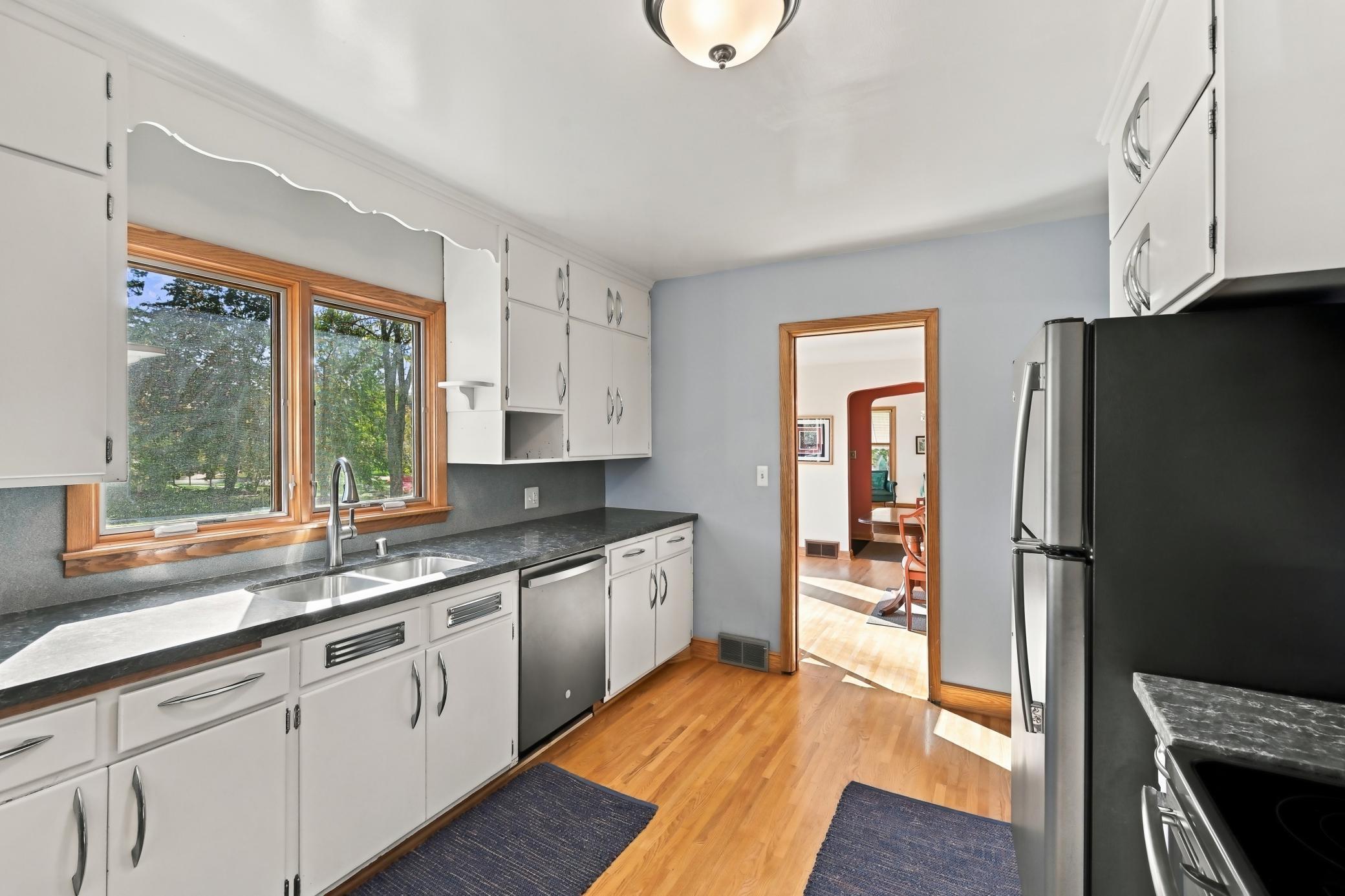 View of Residential at 823 Cottage Avenue, Saint Paul MN 55117, Saint Paul (28 of 67) - Mike Wilen | Minnesota Team Real Estate