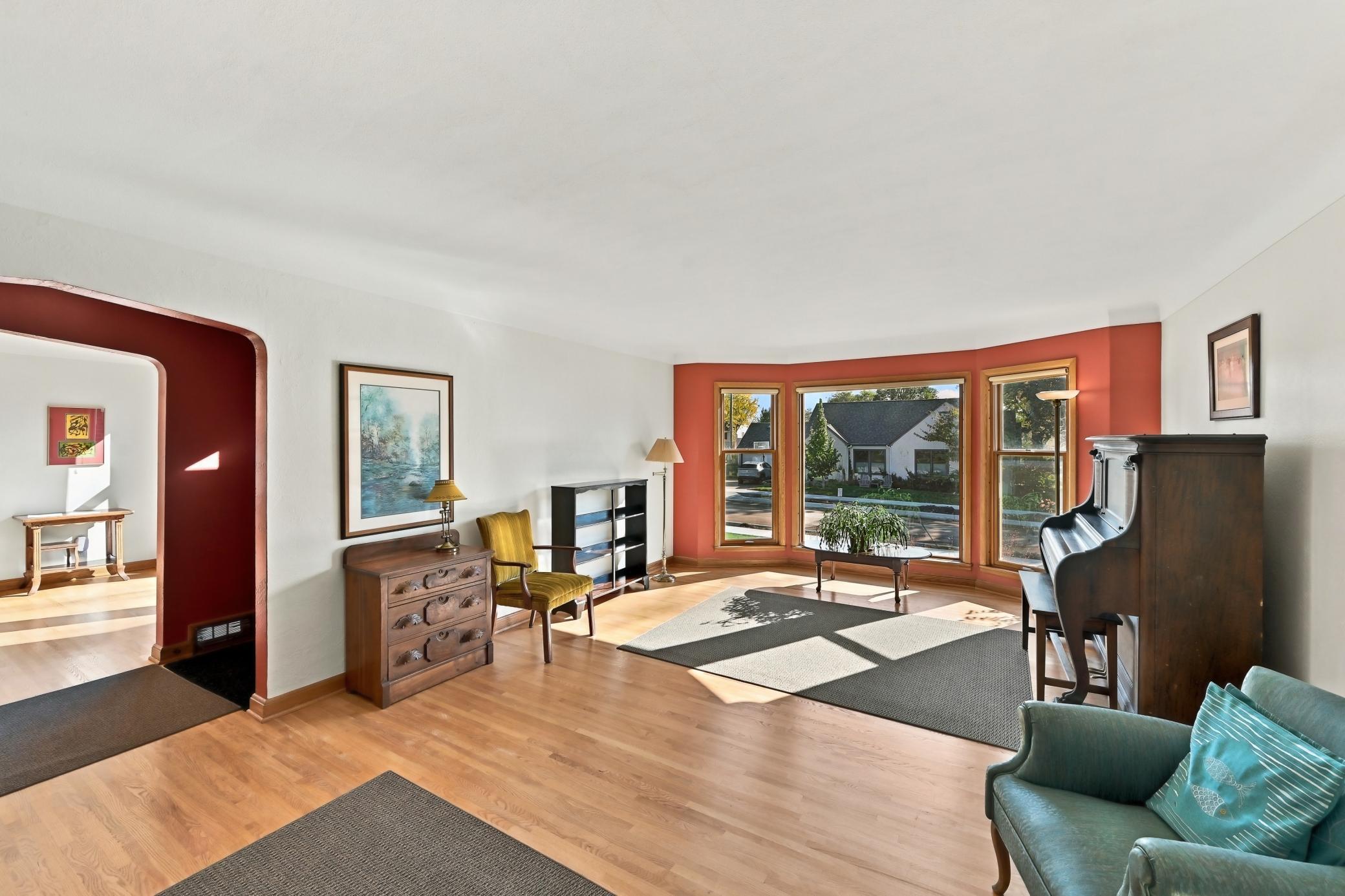 View of Residential at 823 Cottage Avenue, Saint Paul MN 55117, Saint Paul (13 of 67) - Mike Wilen | Minnesota Team Real Estate