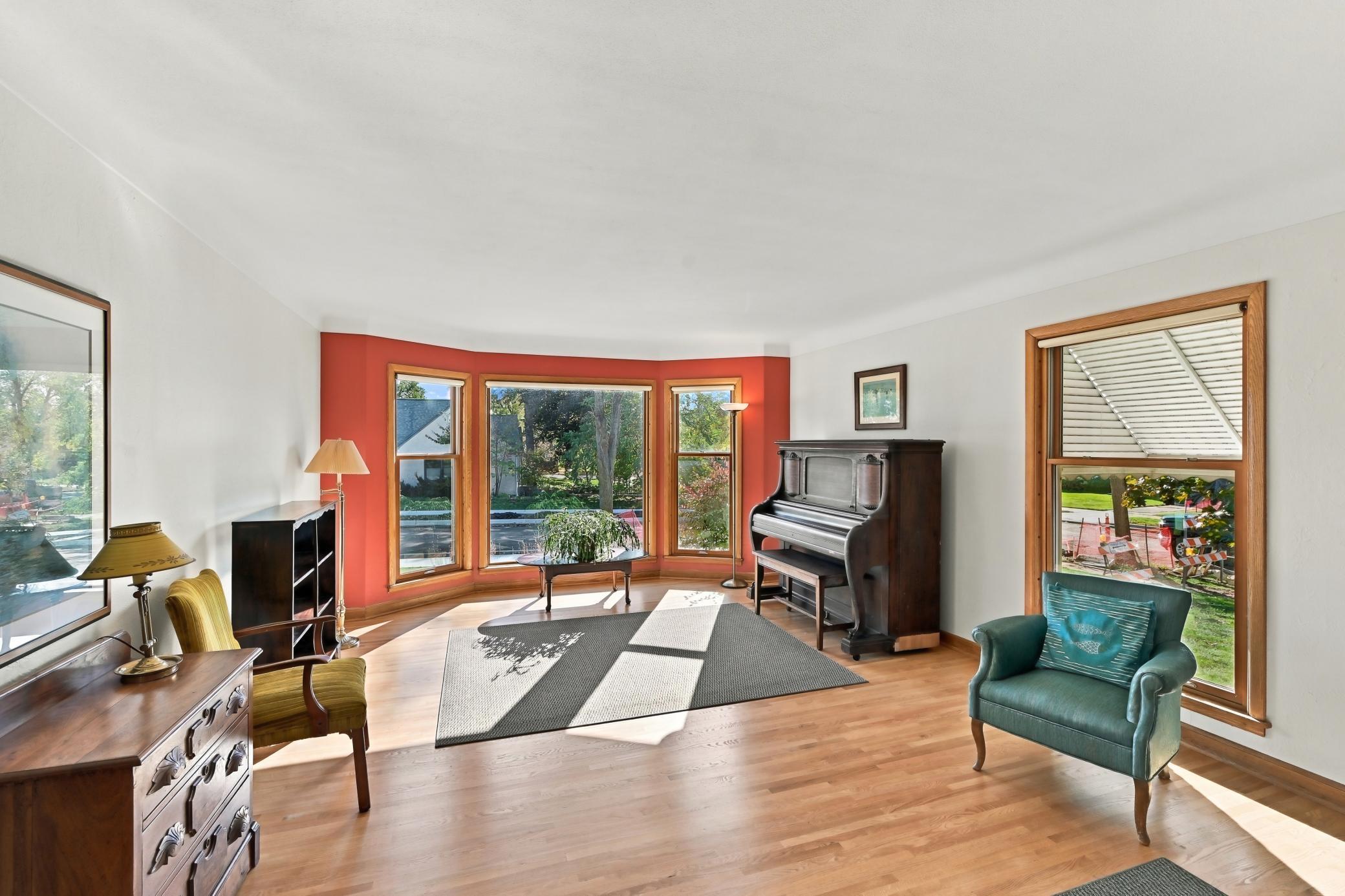 View of Residential at 823 Cottage Avenue, Saint Paul MN 55117, Saint Paul (12 of 67) - Mike Wilen | Minnesota Team Real Estate