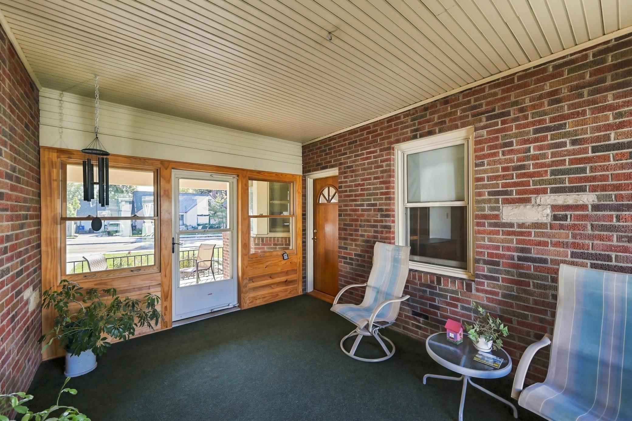 View of Residential at 823 Cottage Avenue, Saint Paul MN 55117, Saint Paul (9 of 67) - Mike Wilen | Minnesota Team Real Estate