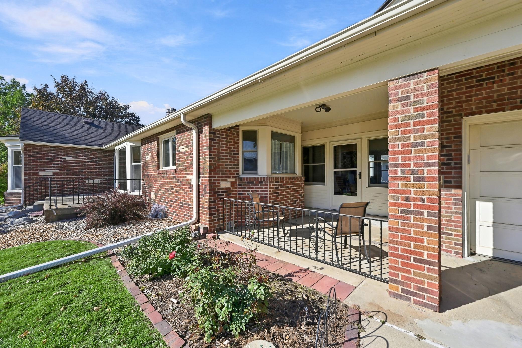 View of Residential at 823 Cottage Avenue, Saint Paul MN 55117, Saint Paul (5 of 67) - Mike Wilen | Minnesota Team Real Estate