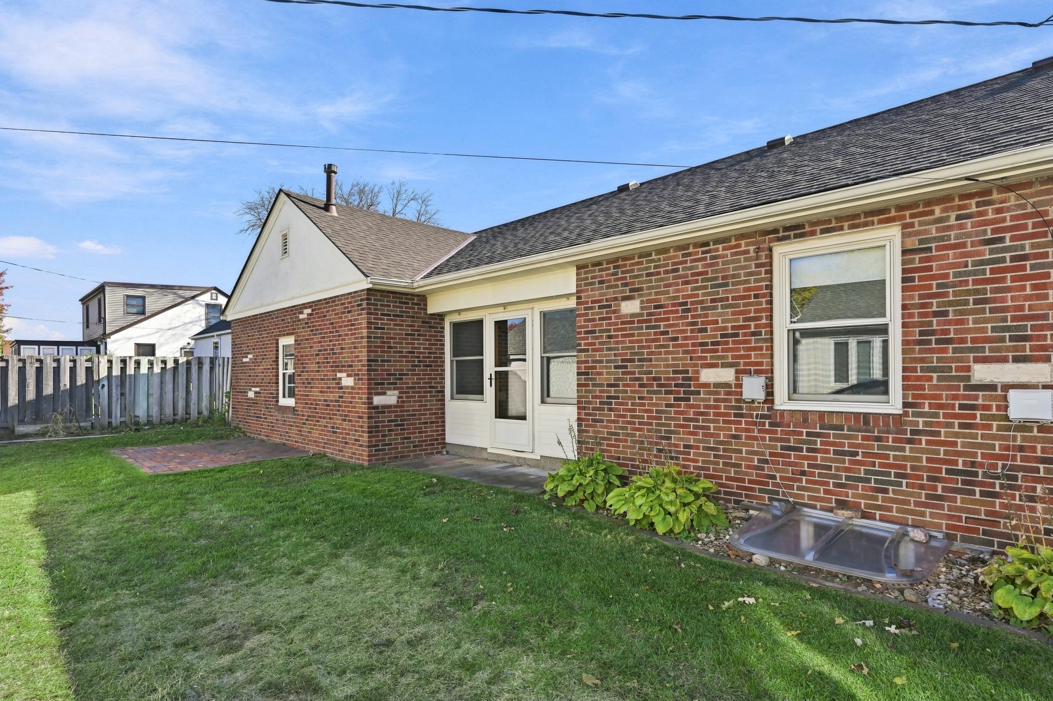 View of Residential at 823 Cottage Avenue, Saint Paul MN 55117, Saint Paul (61 of 67) - Mike Wilen | Minnesota Team Real Estate