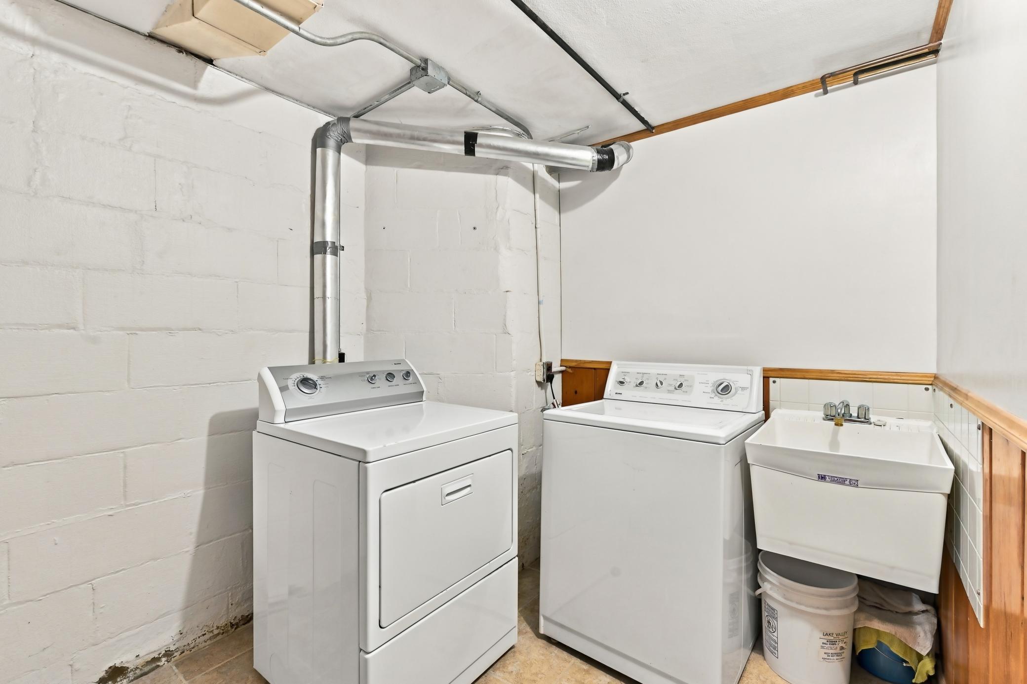 View of Residential at 823 Cottage Avenue, Saint Paul MN 55117, Saint Paul (53 of 67) - Mike Wilen | Minnesota Team Real Estate