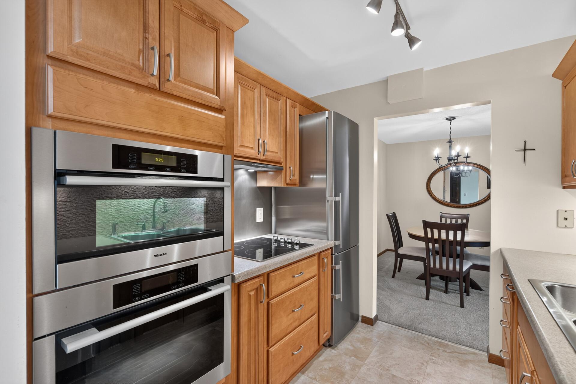 View of Residential at 2690 Oxford Street #219, Roseville MN 55113, Roseville (13 of 30) - Mike Wilen | Minnesota Team Real Estate