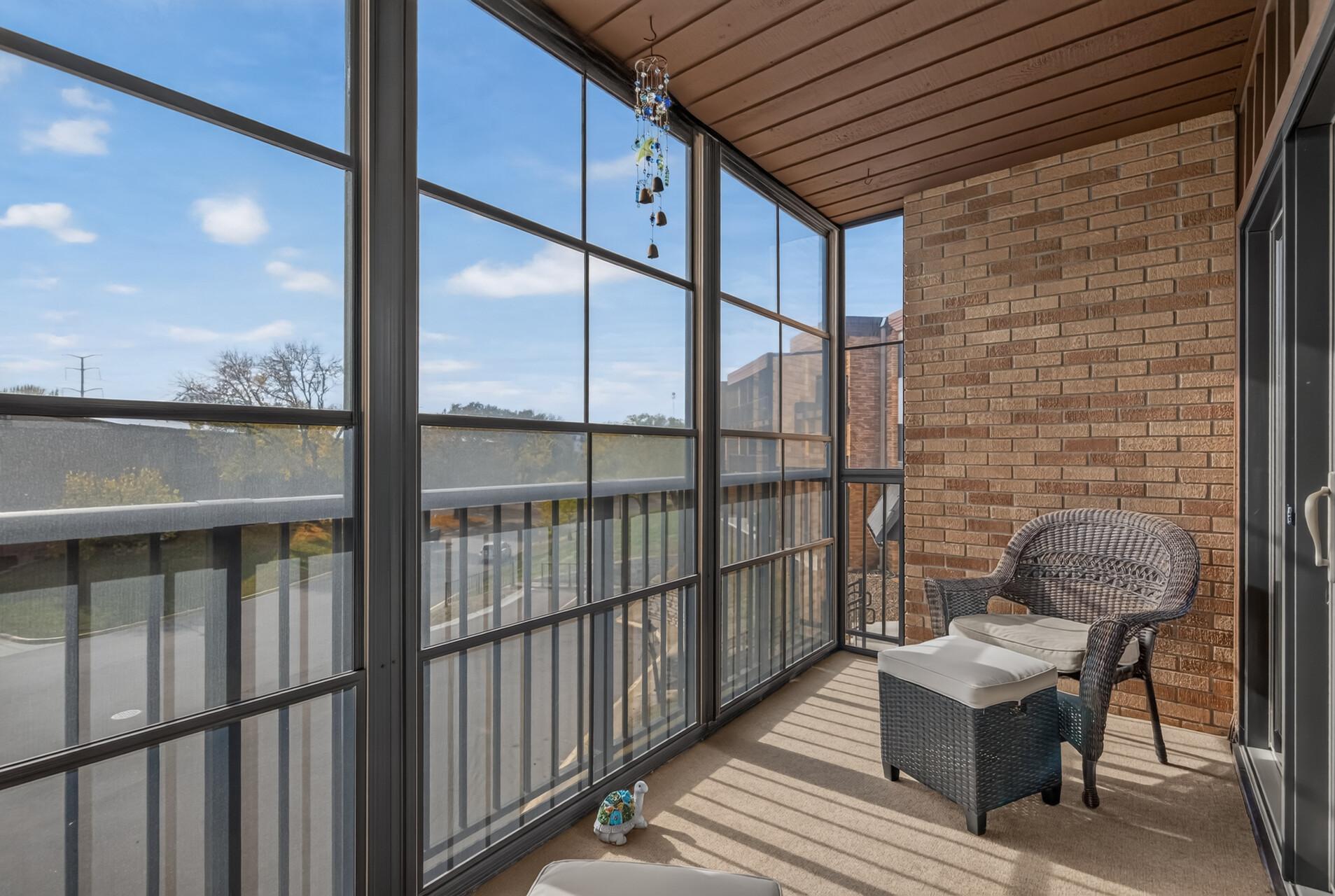 View of Residential at 2690 Oxford Street #219, Roseville MN 55113, Roseville (10 of 30) - Mike Wilen | Minnesota Team Real Estate