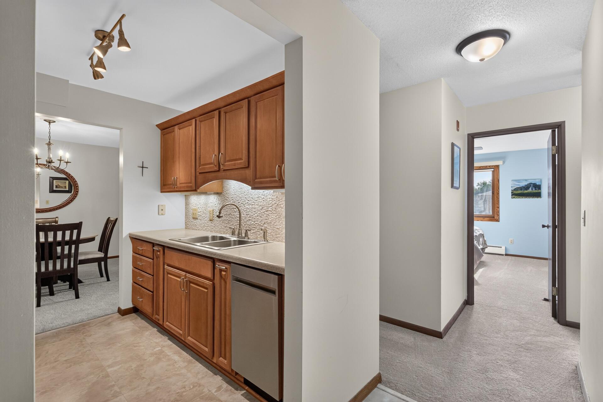 View of Residential at 2690 Oxford Street #219, Roseville MN 55113, Roseville (5 of 30) - Mike Wilen | Minnesota Team Real Estate