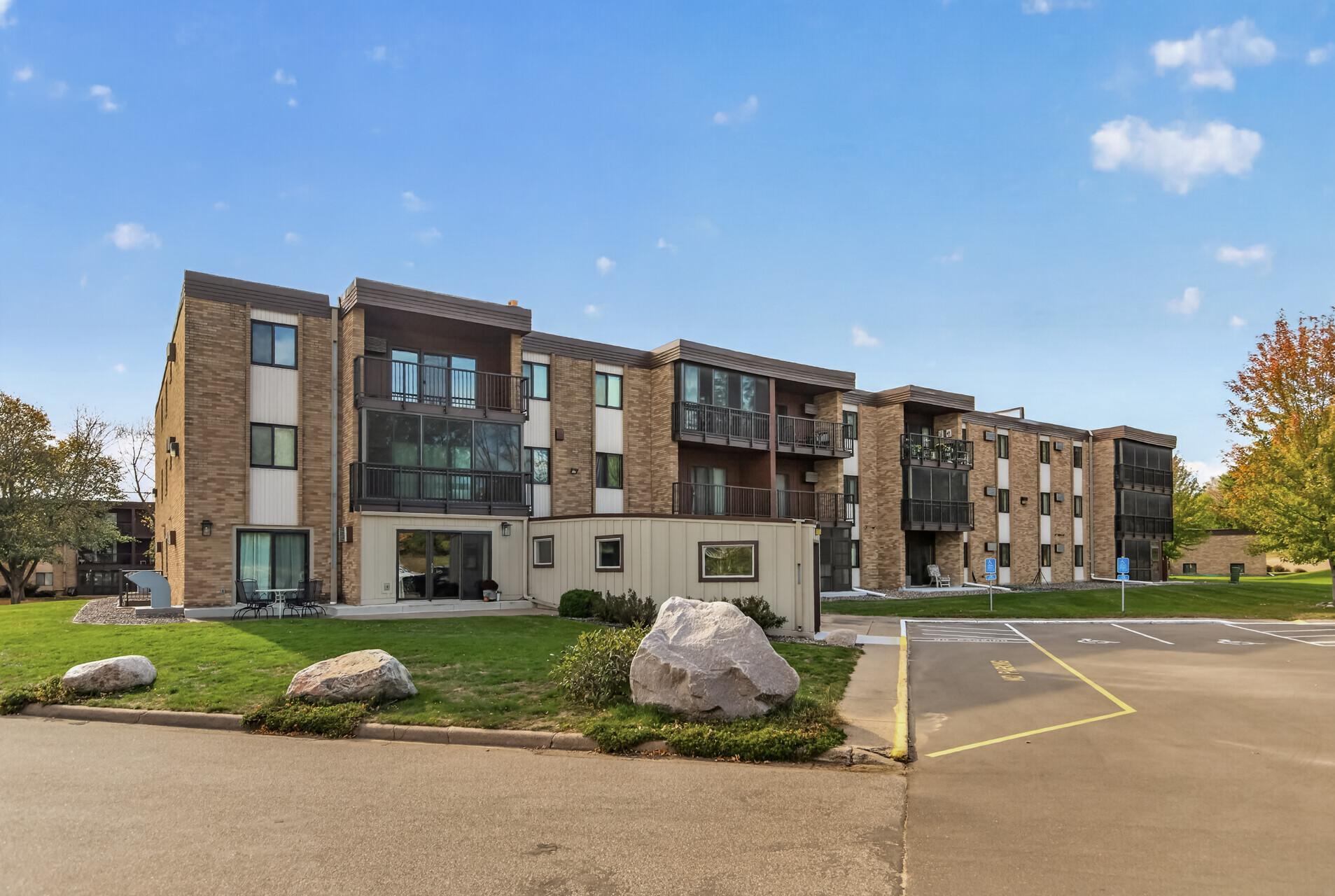 View of Residential at 2690 Oxford Street #219, Roseville MN 55113, Roseville (2 of 30) - Mike Wilen | Minnesota Team Real Estate