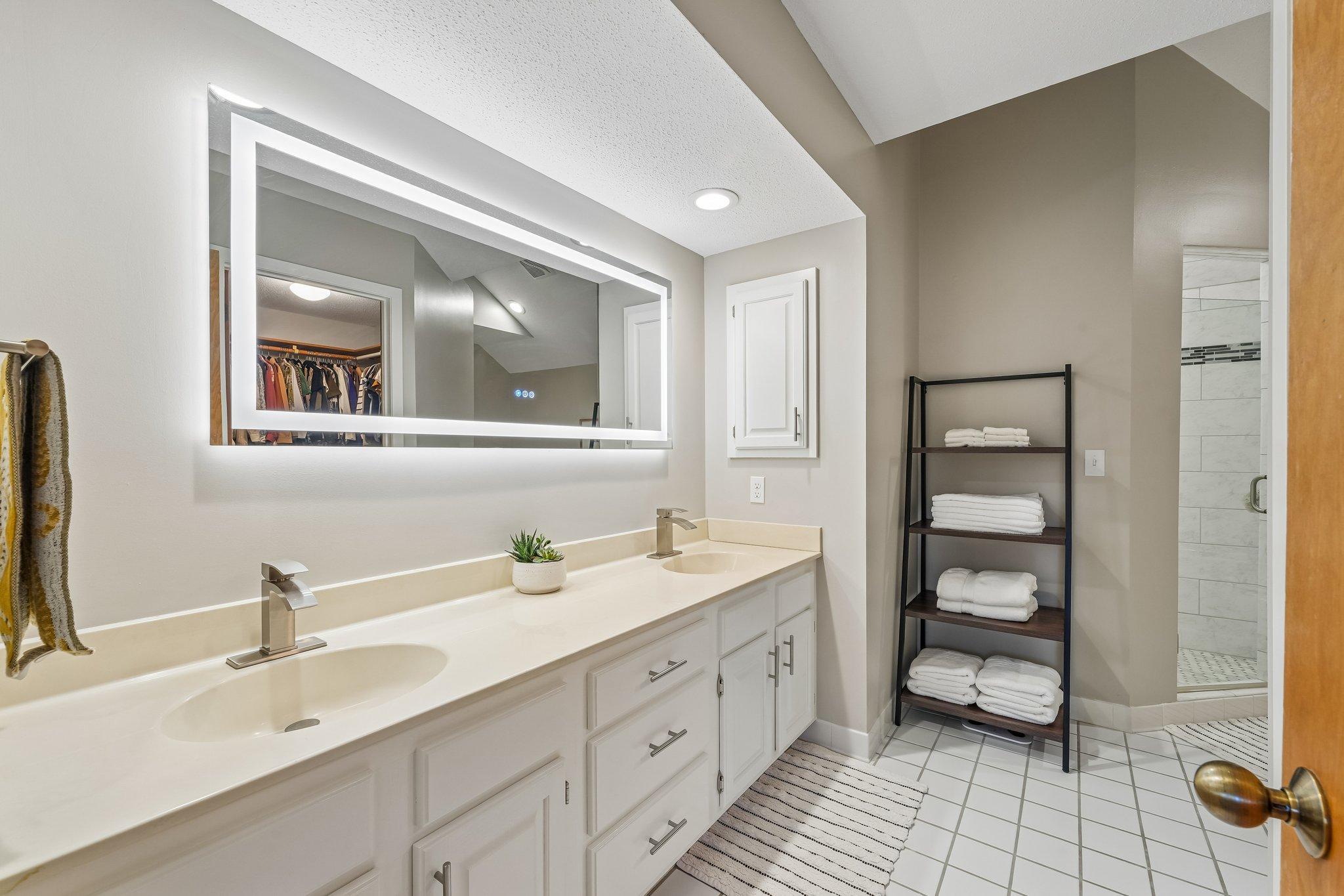 View of Residential at 2272 Sherwood Court, Minnetonka MN 55305, Minnetonka (18 of 22) - Mike Wilen | Minnesota Team Real Estate