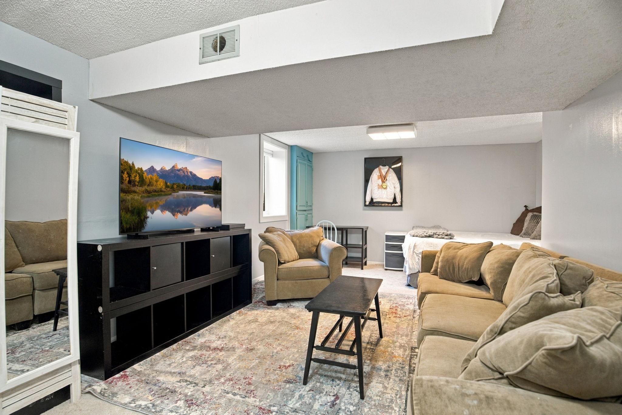 View of Residential at 10626 Daisy Circle, Bloomington MN 55438, Bloomington (28 of 43) - Mike Wilen | Minnesota Team Real Estate