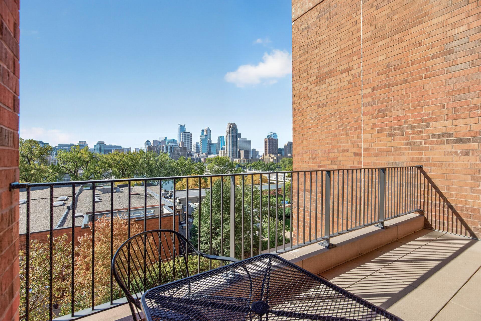View of Residential at 100 2nd Street #406, Minneapolis MN 55414, Minneapolis (15 of 74) - Mike Wilen | Minnesota Team Real Estate