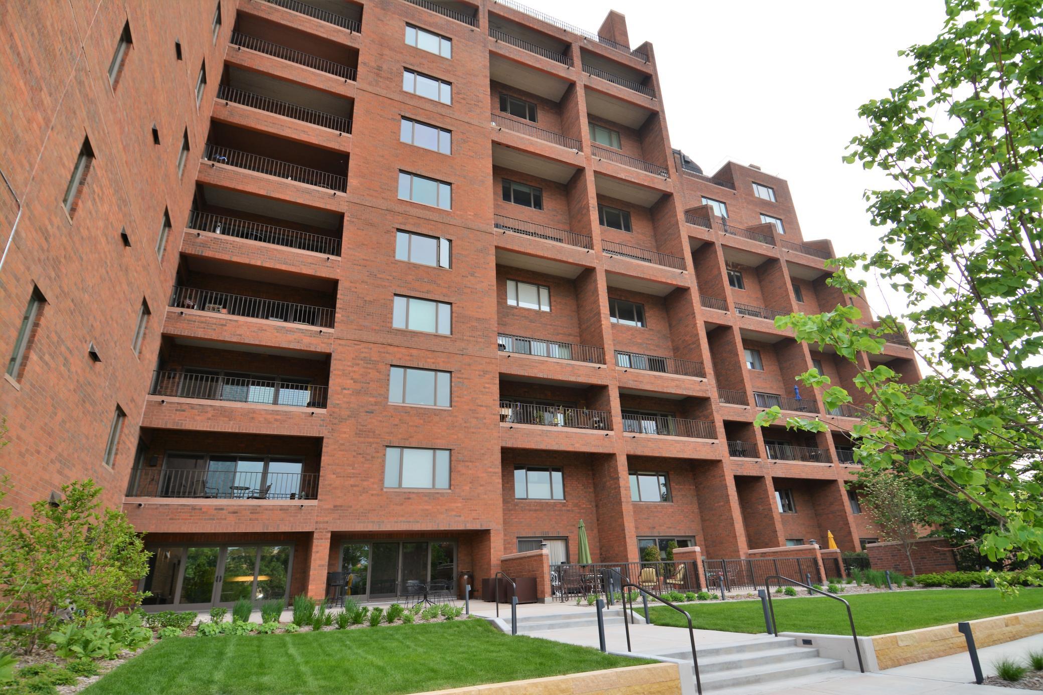View of Residential at 100 2nd Street #406, Minneapolis MN 55414, Minneapolis (41 of 74) - Mike Wilen | Minnesota Team Real Estate